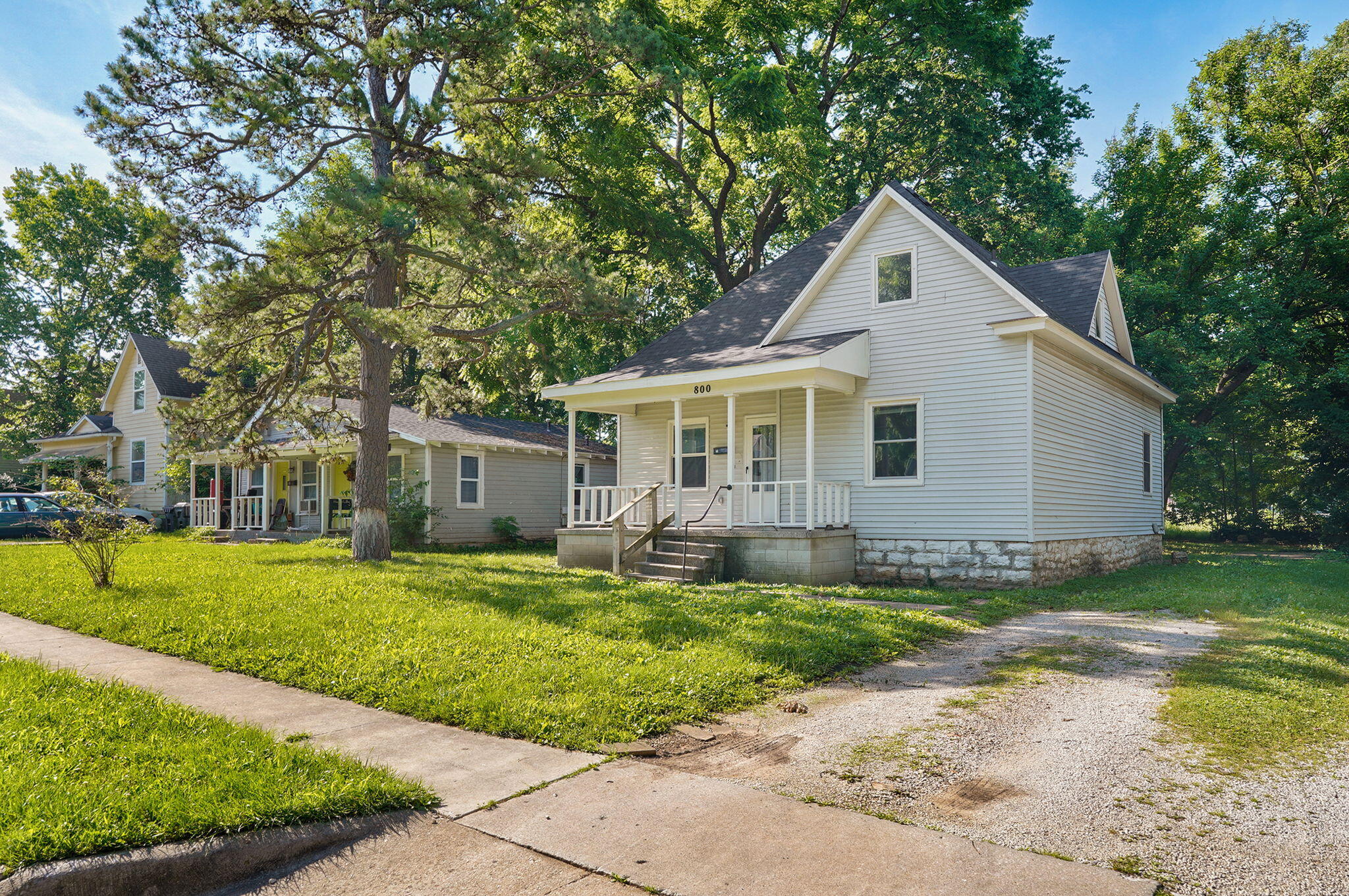 800 West Central Street Property Photo 2