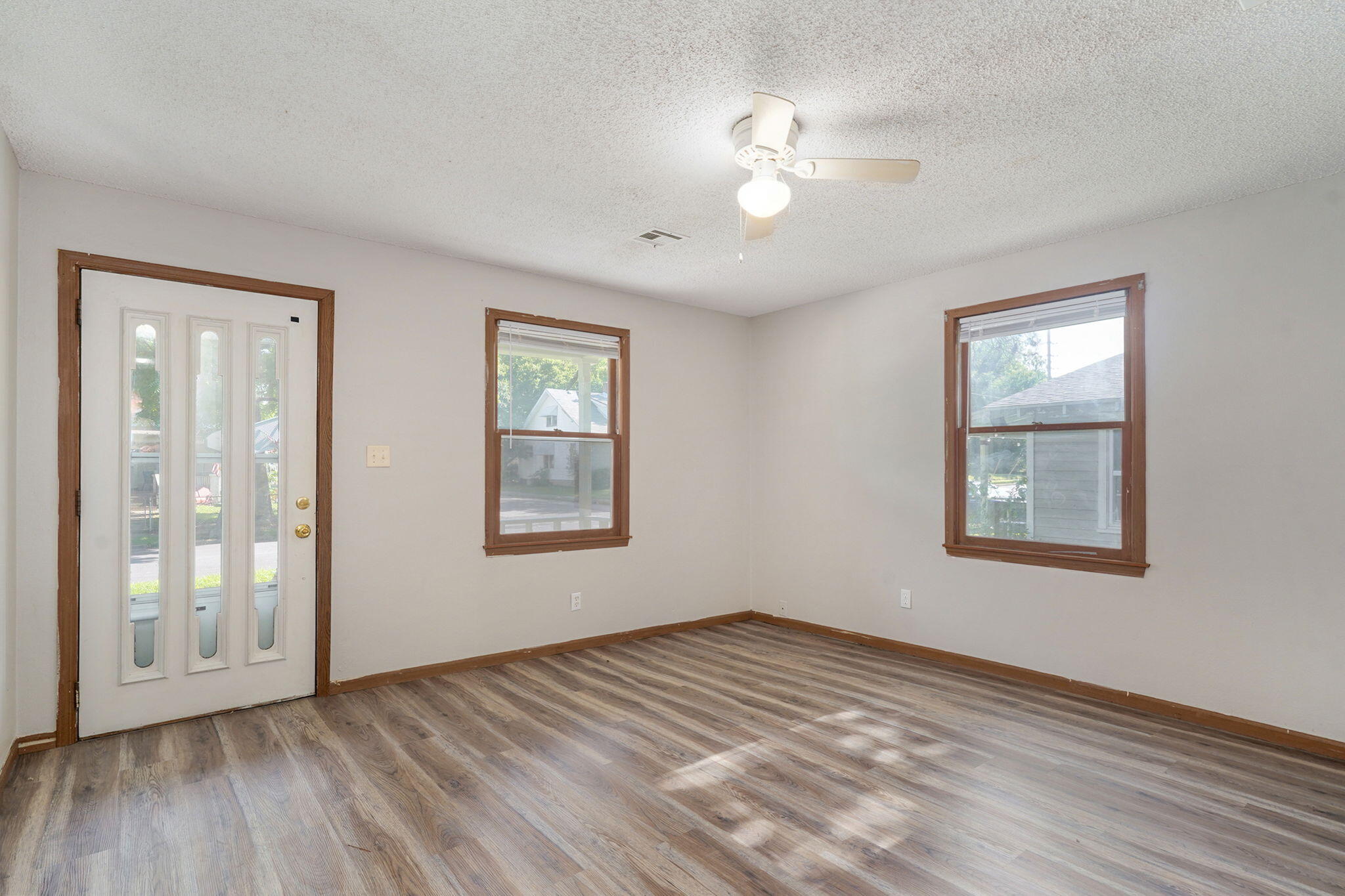 800 West Central Street Property Photo 5