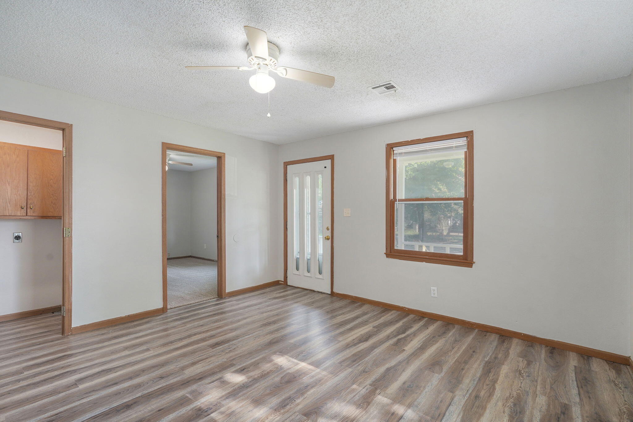 800 West Central Street Property Photo 6
