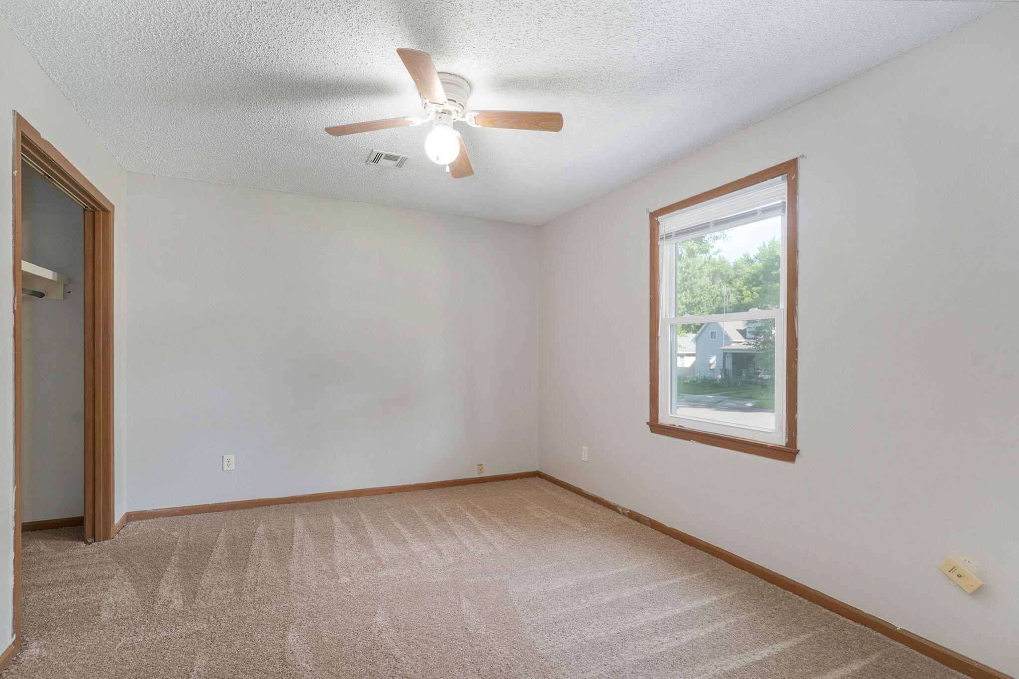 800 West Central Street Property Photo 8