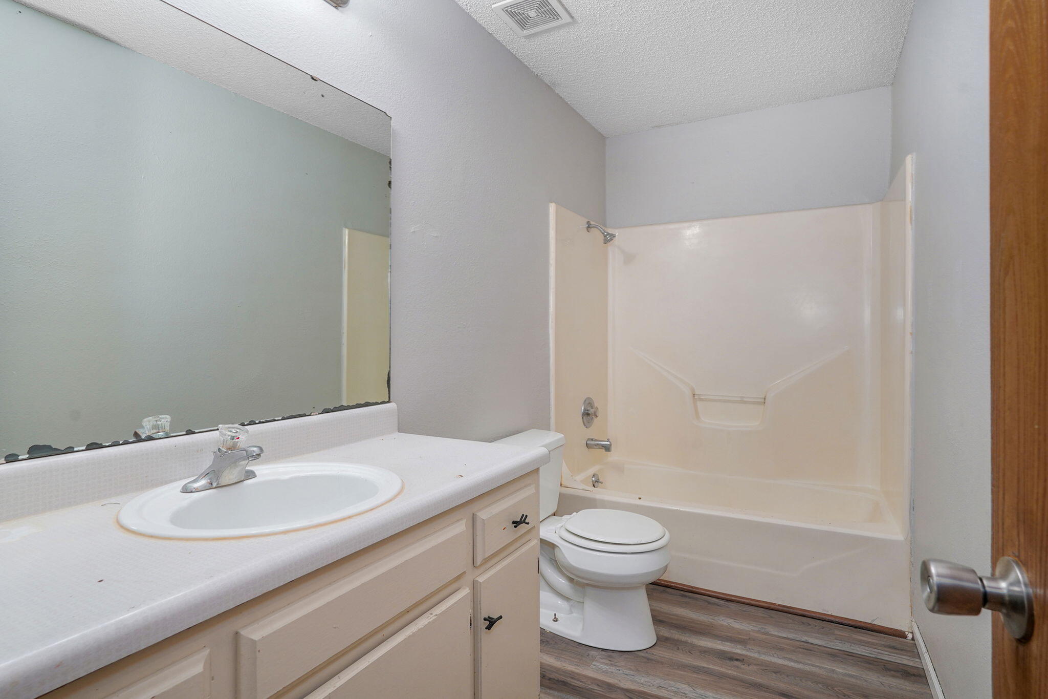 800 West Central Street Property Photo 10