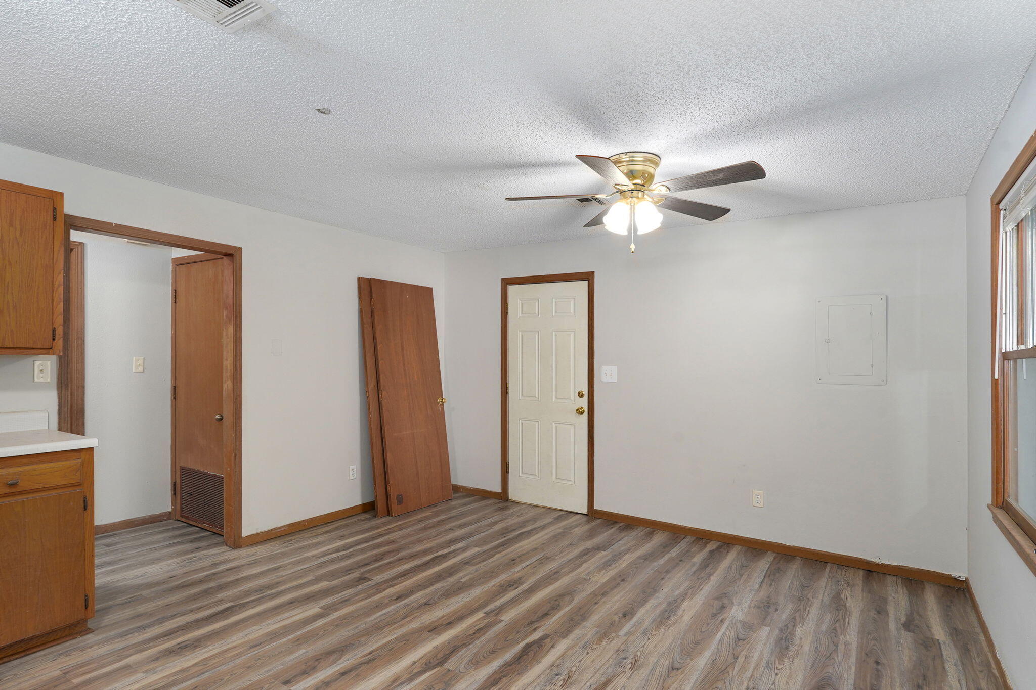 800 West Central Street Property Photo 14