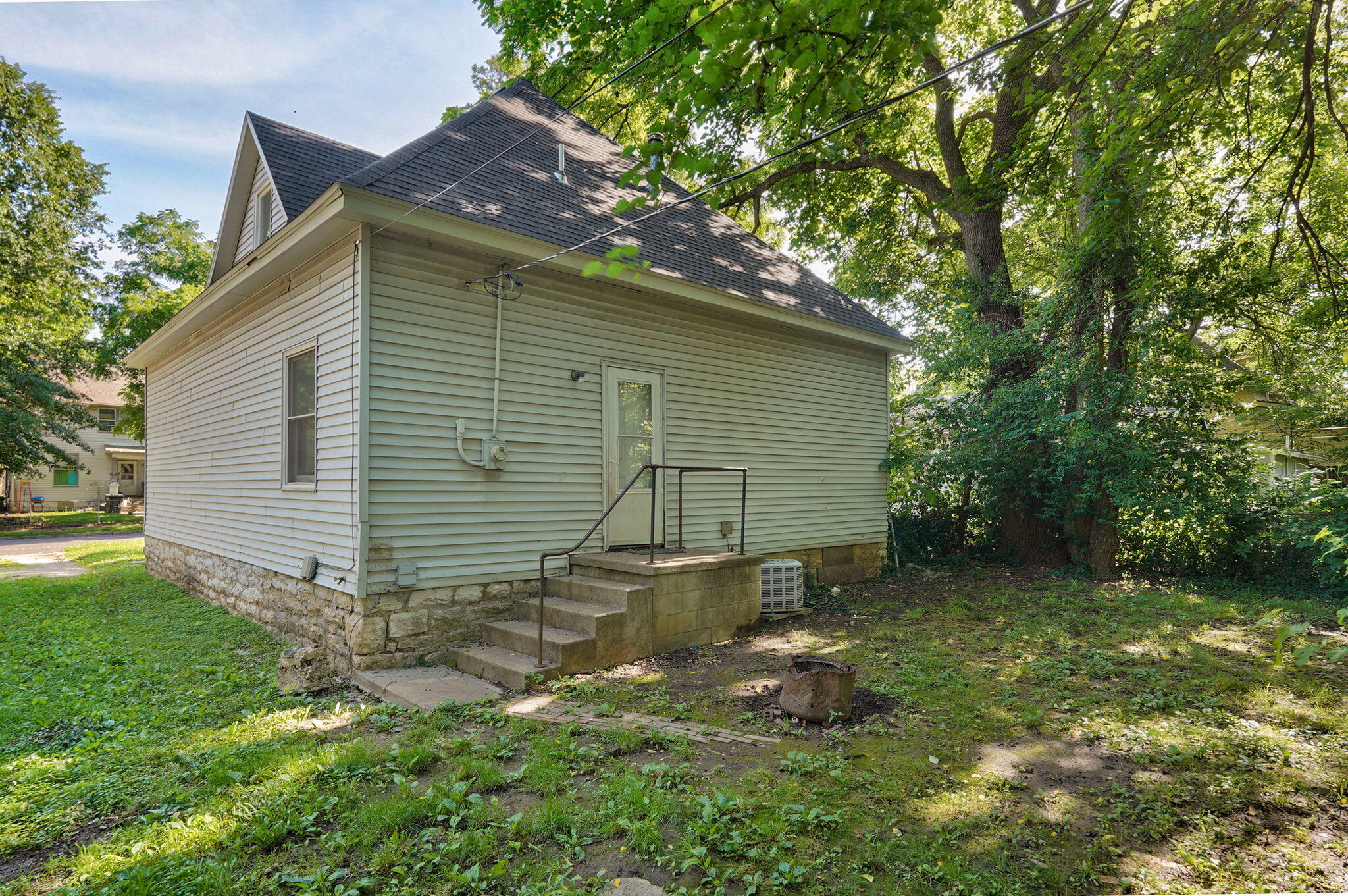 800 West Central Street Property Photo 19