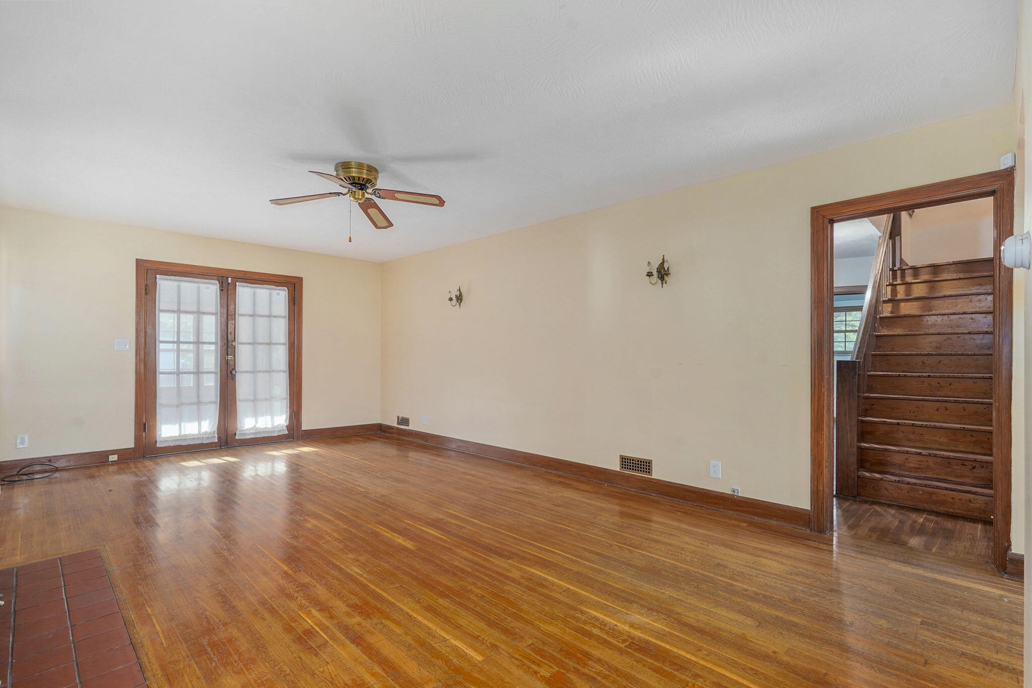 1328 East Bennett Street Property Photo 8
