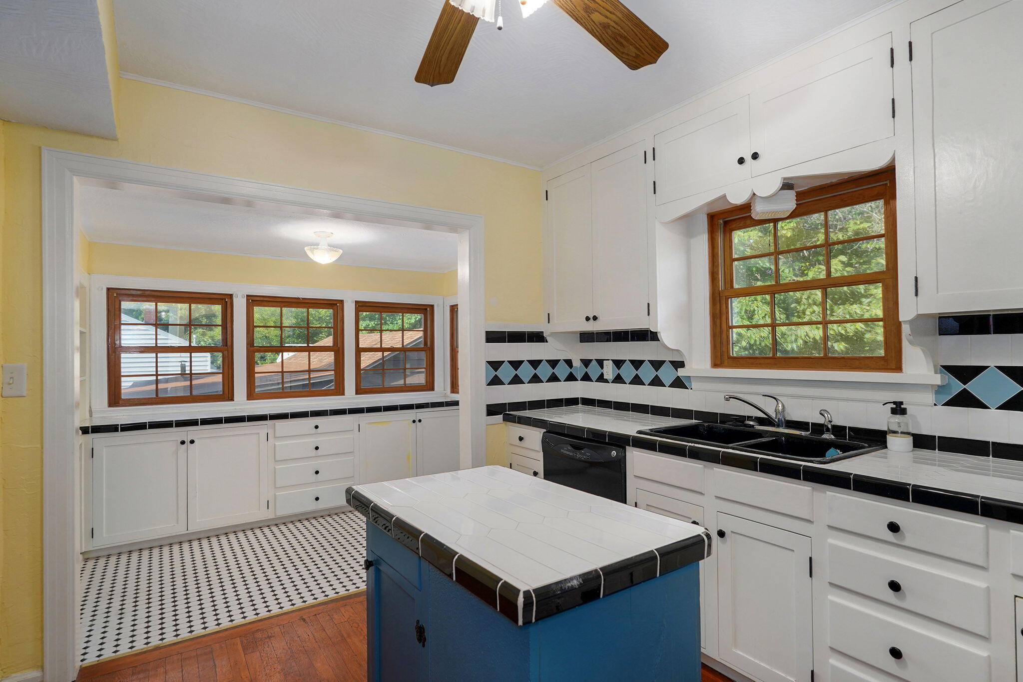 1328 East Bennett Street Property Photo 17