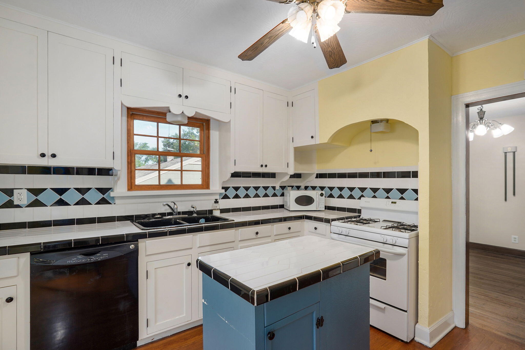 1328 East Bennett Street Property Photo 18