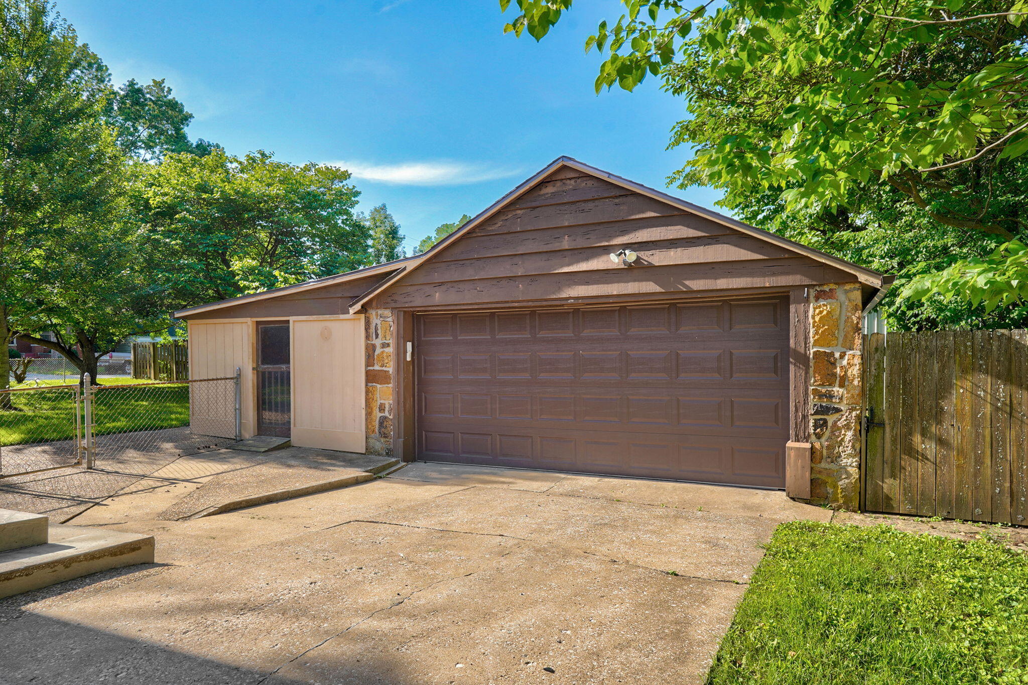 1328 East Bennett Street Property Photo 44