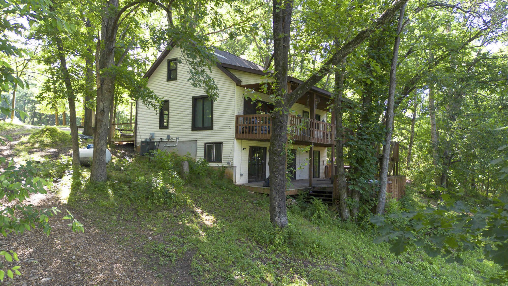 811 Rainbow Valley Drive Property Photo 2