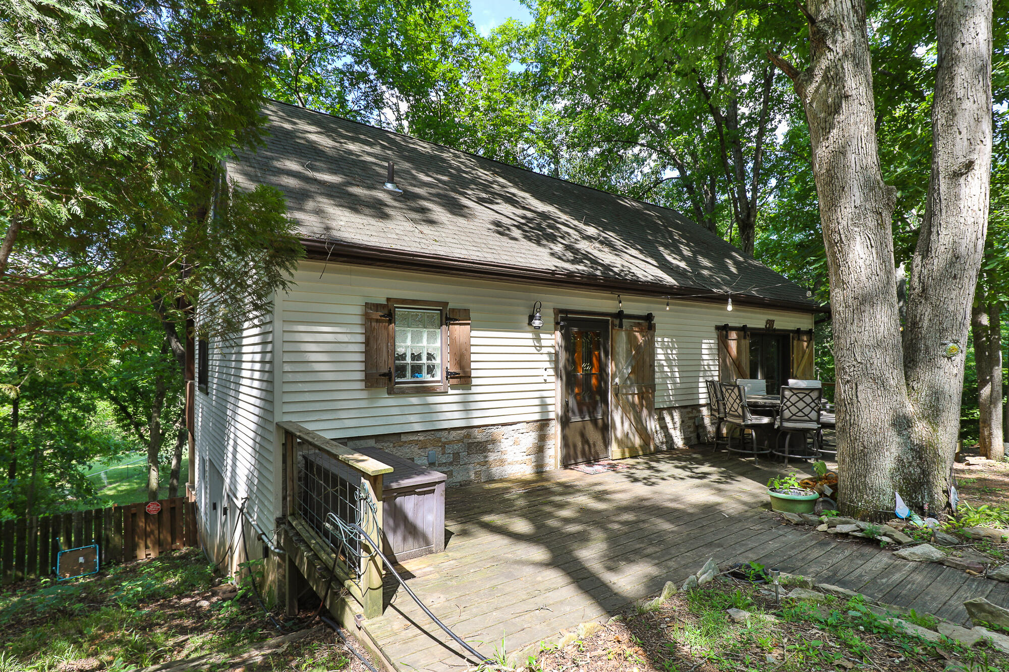 811 Rainbow Valley Drive Property Photo 9