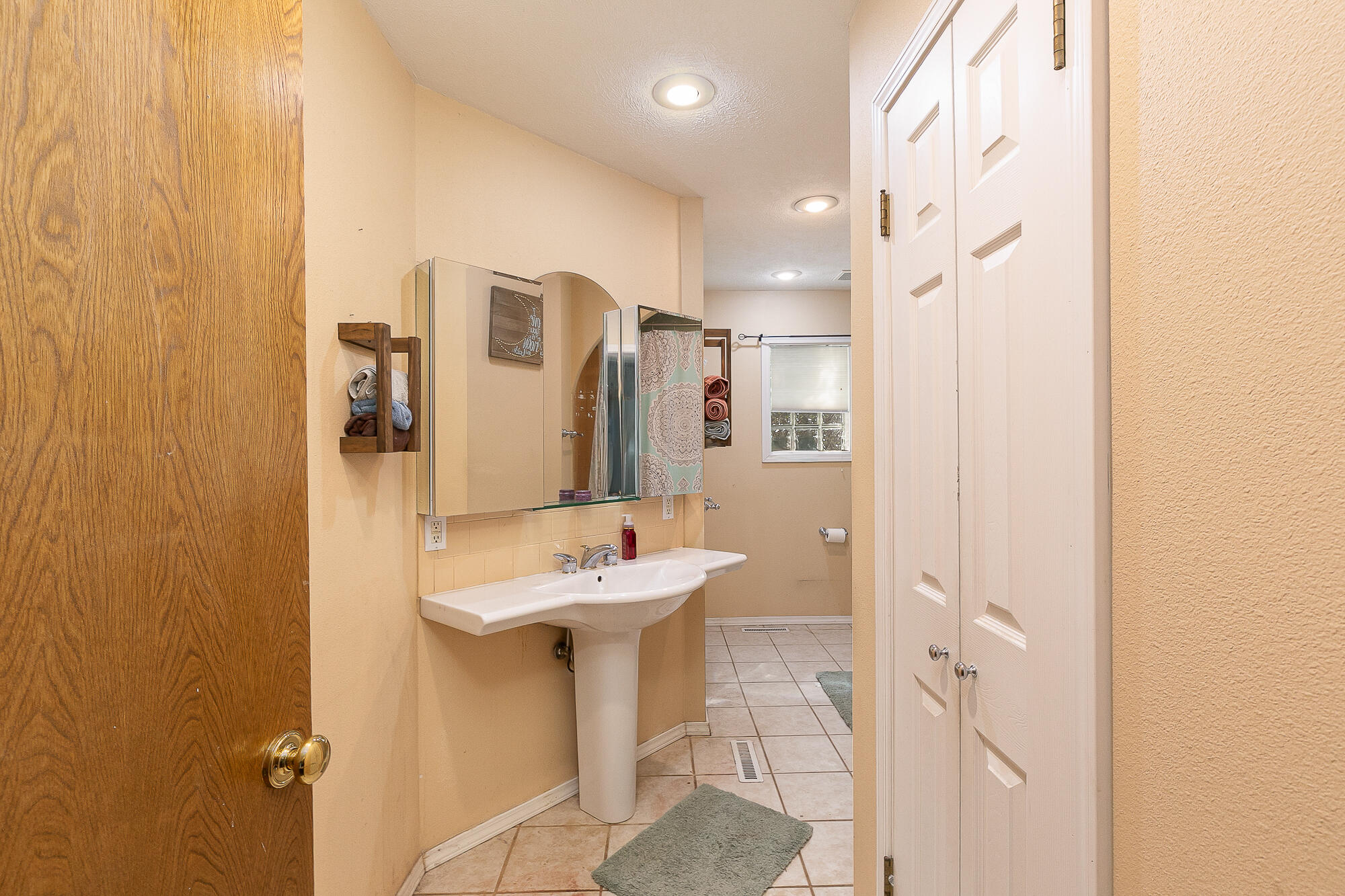 811 Rainbow Valley Drive Property Photo 24