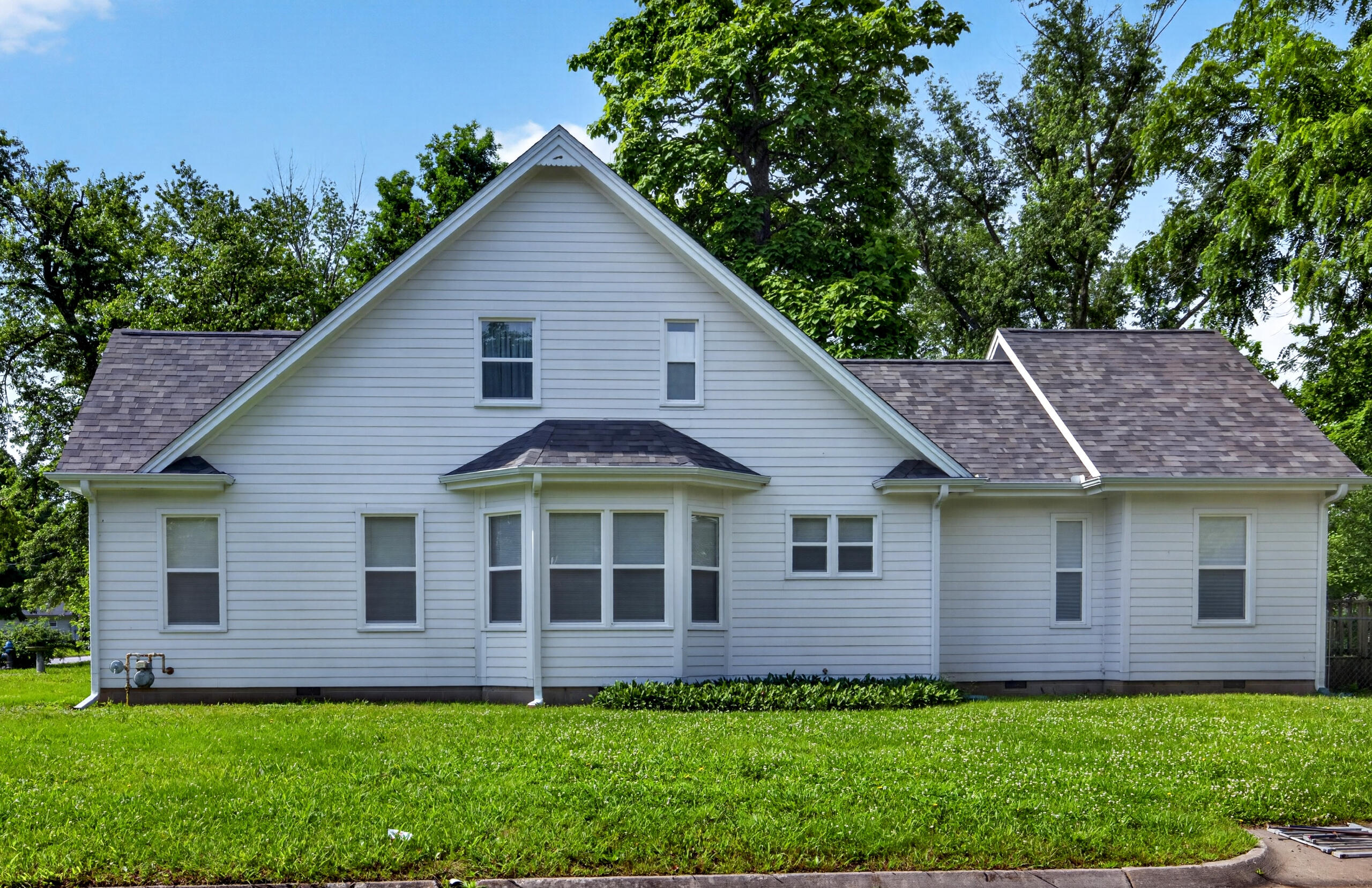 1045 North Colorado Street Property Photo 3