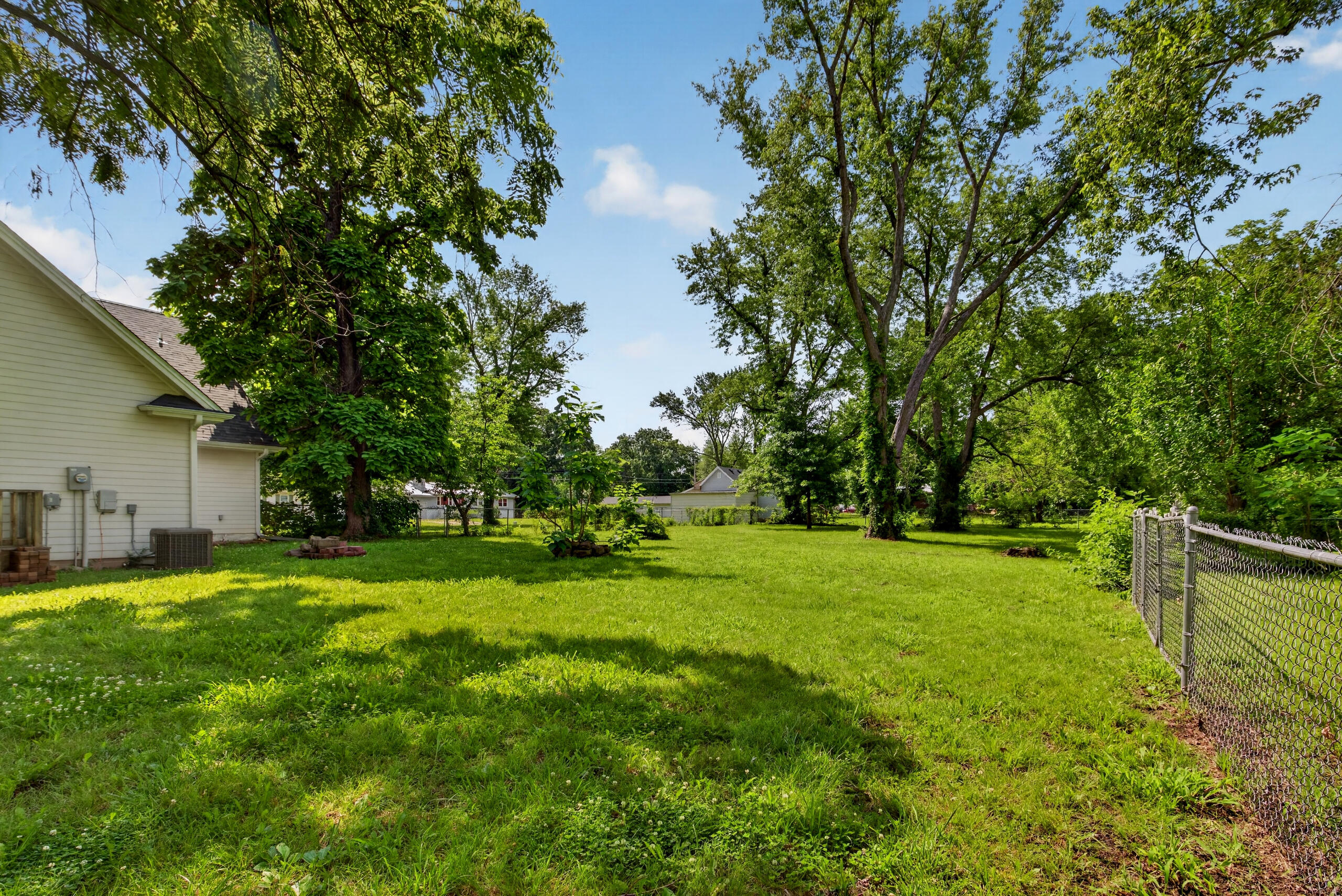 1045 North Colorado Street Property Photo 8