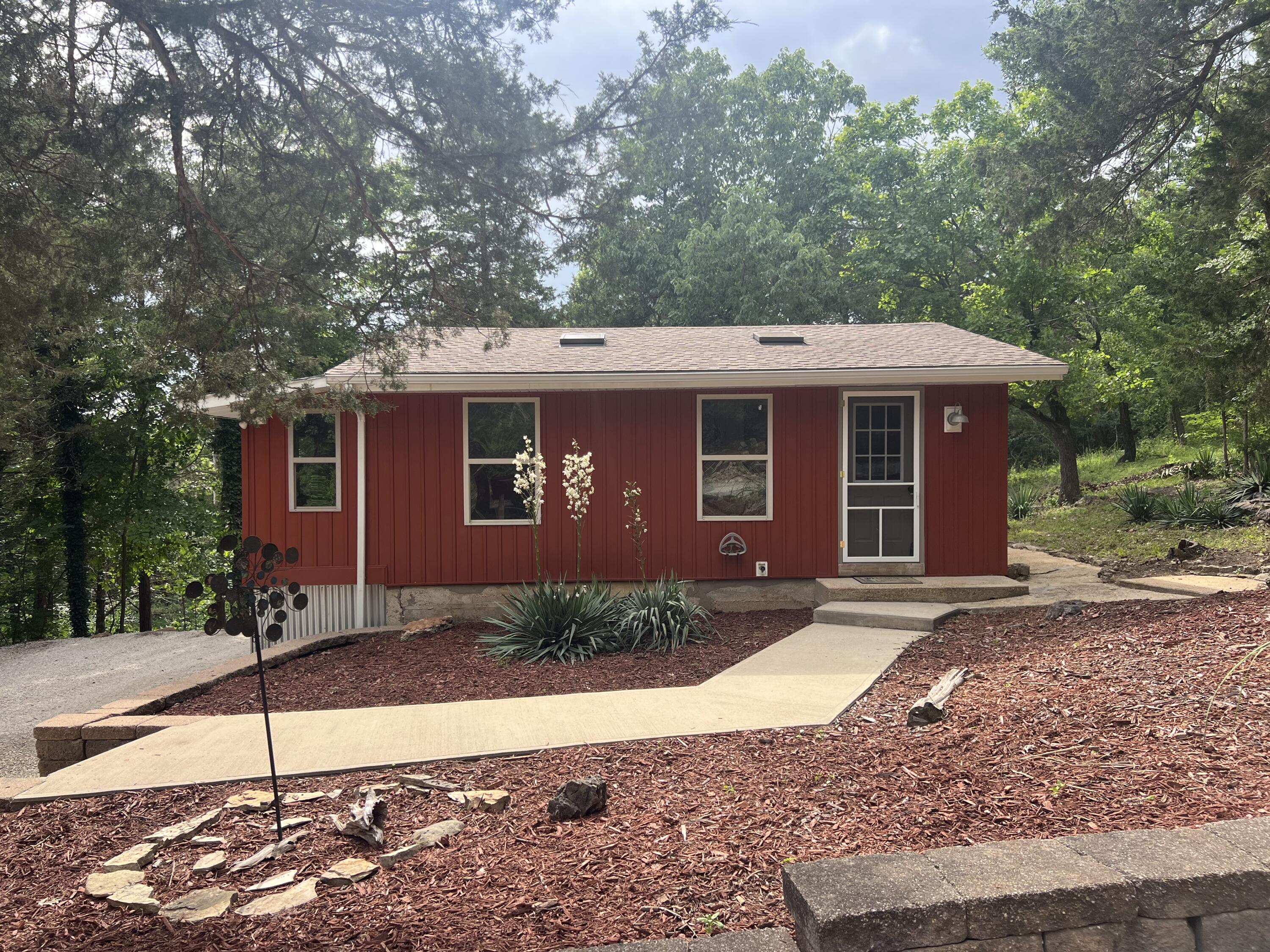 912 Brace Hill Road Property Photo 1