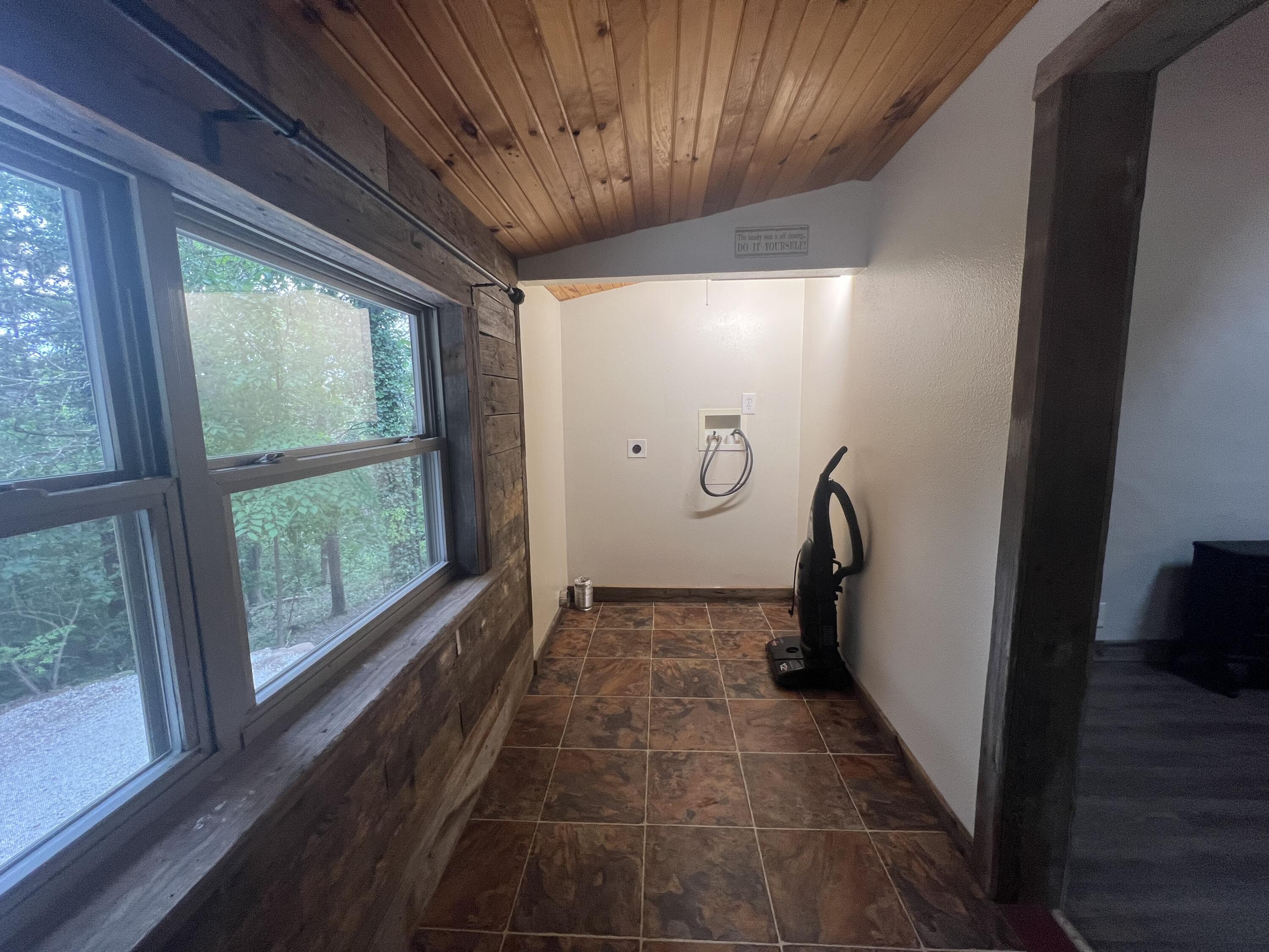 912 Brace Hill Road Property Photo 10