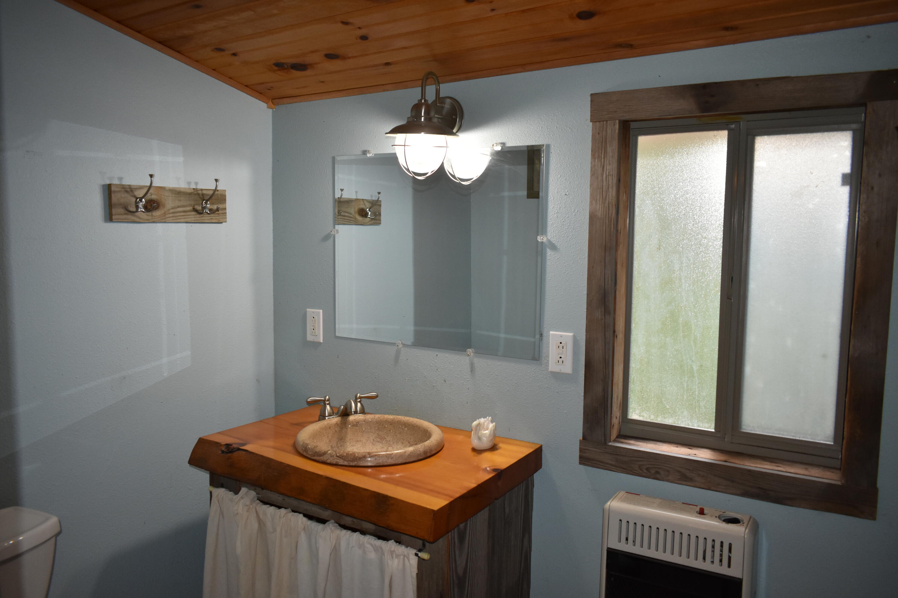 912 Brace Hill Road Property Photo 16