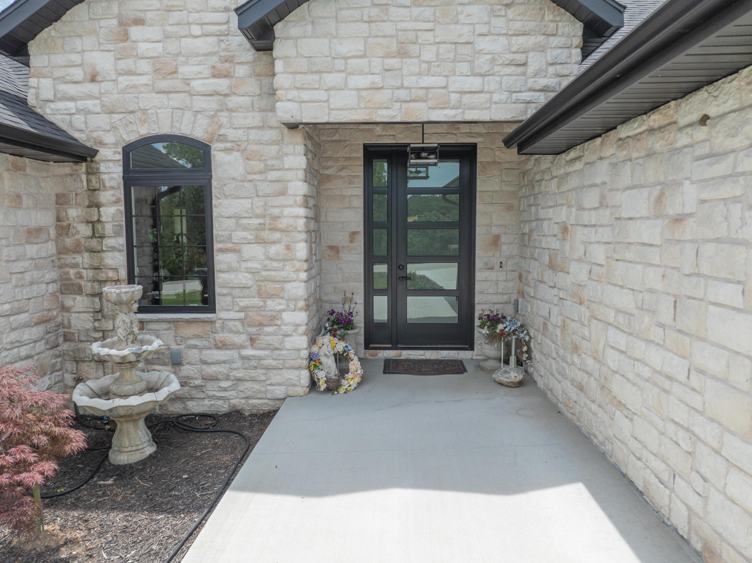 350 Beechwood Drive Property Photo 2