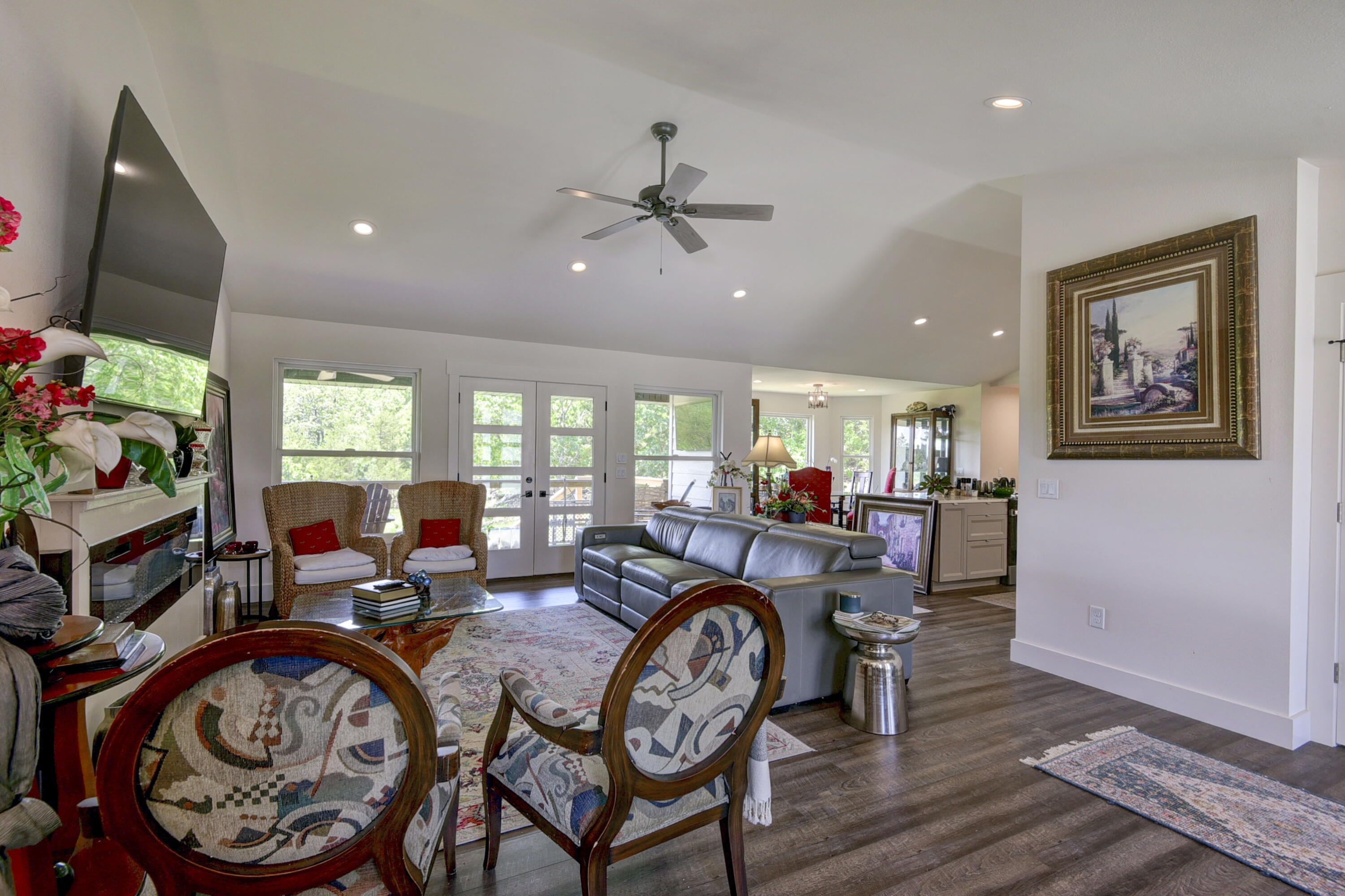 350 Beechwood Drive Property Photo 6