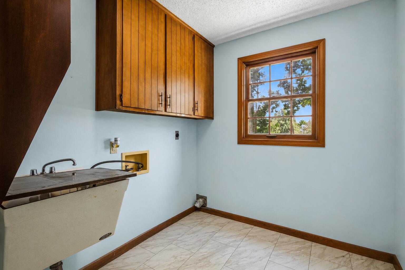 8624 Lawrence 2220 Property Photo 32