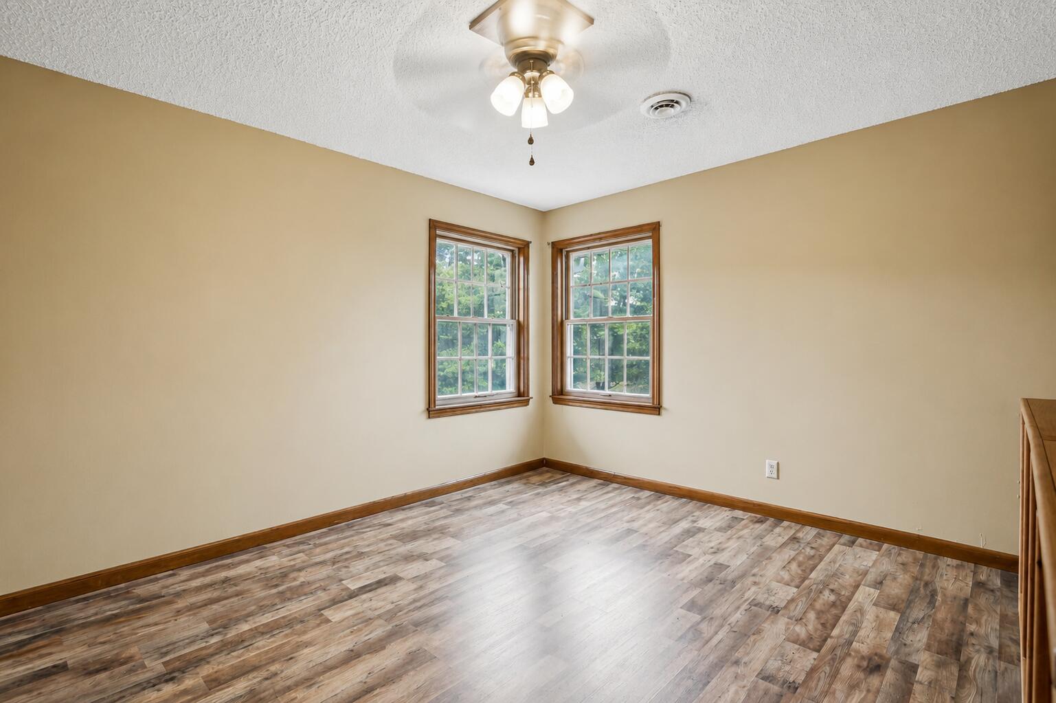 8624 Lawrence 2220 Property Photo 41