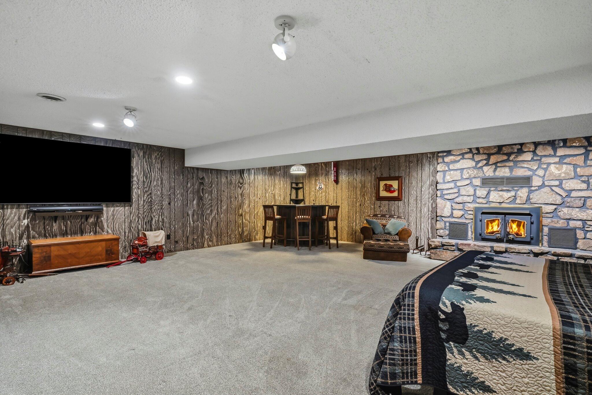8624 Lawrence 2220 Property Photo 44