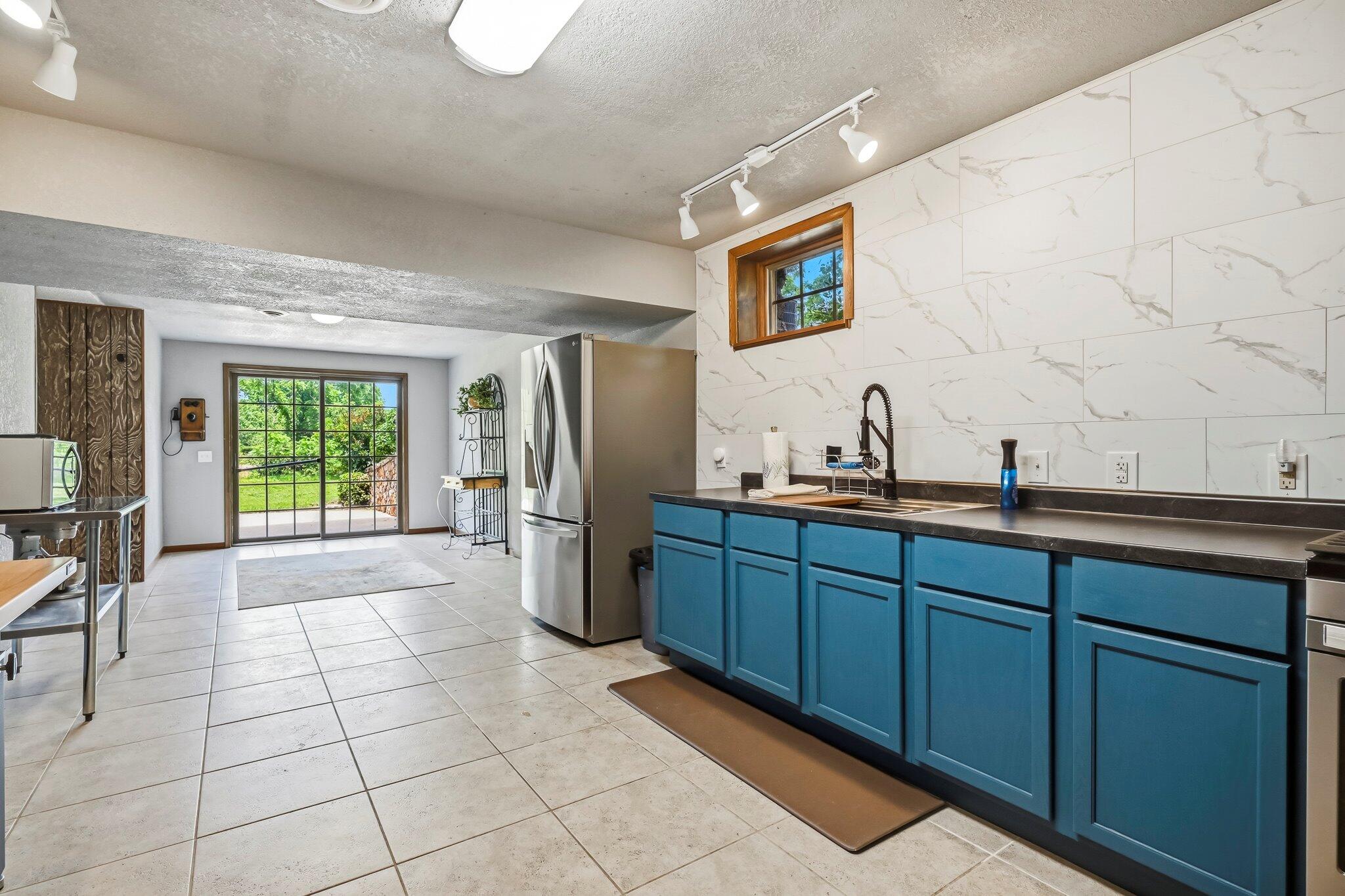 8624 Lawrence 2220 Property Photo 53