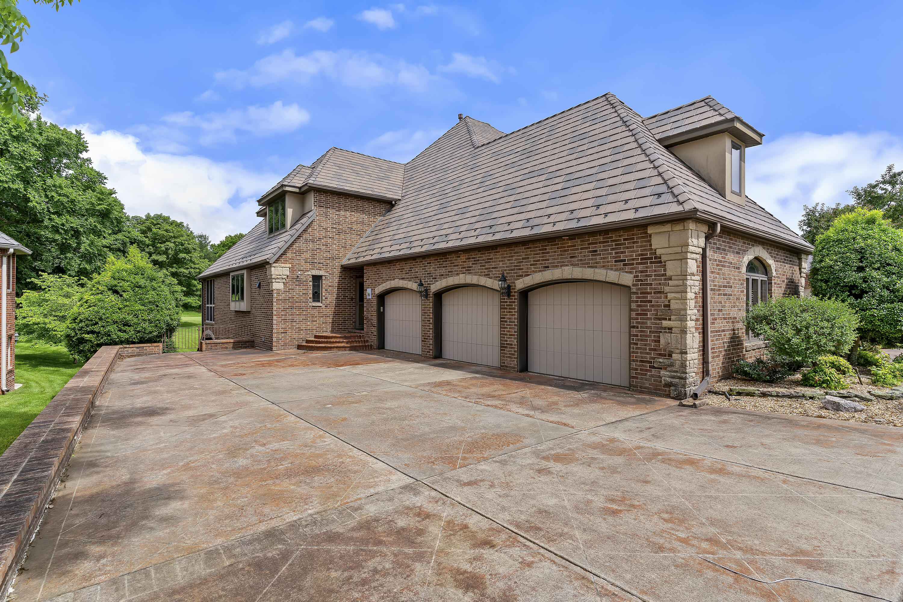 5418 South Castlebay Drive Property Photo 4