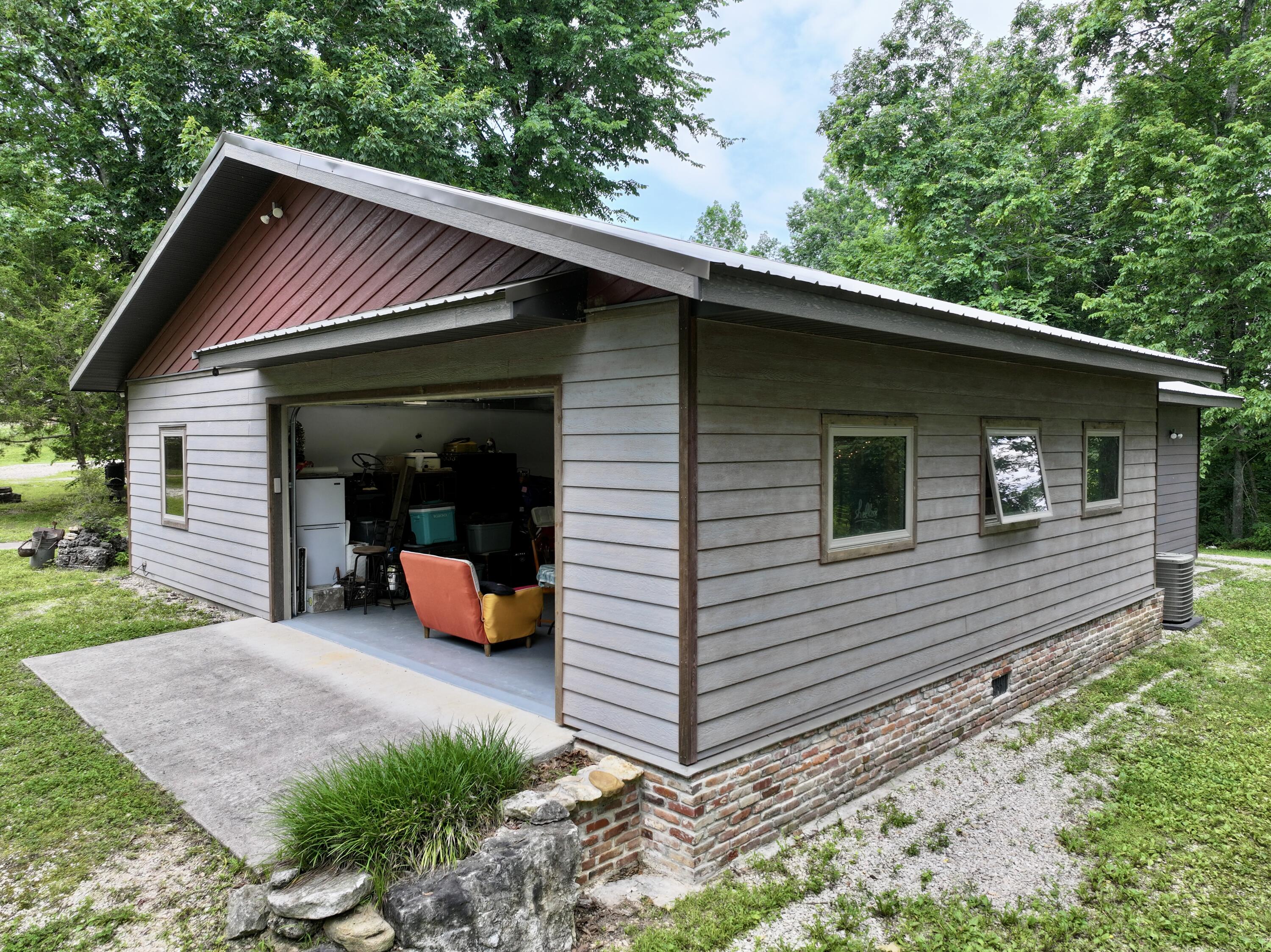470 North Water Tower Road Property Photo 6
