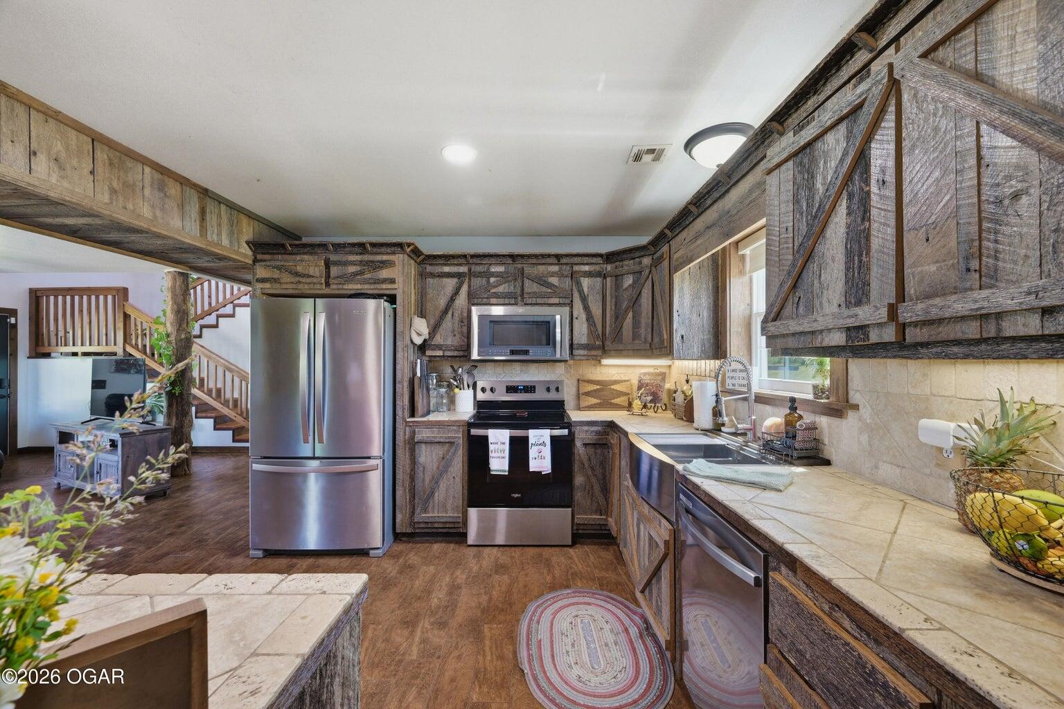 1.65+/- Ac 884 Holly Road Property Photo 13