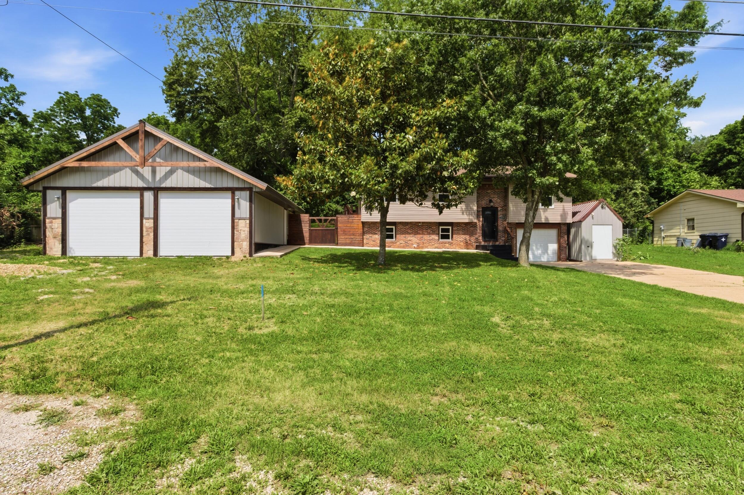 1139 Columbus Street Property Photo 3