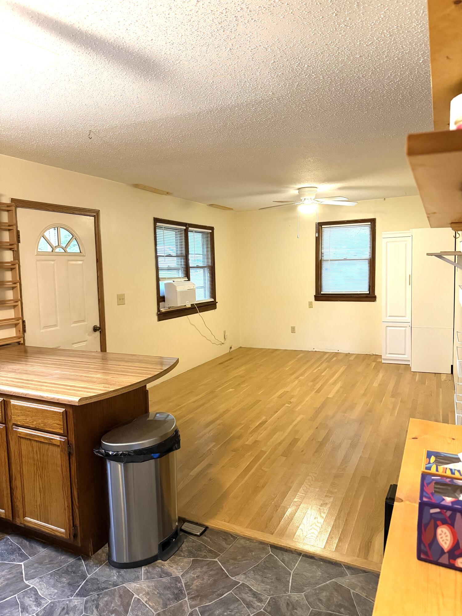 904 Kansas Street Property Photo 4