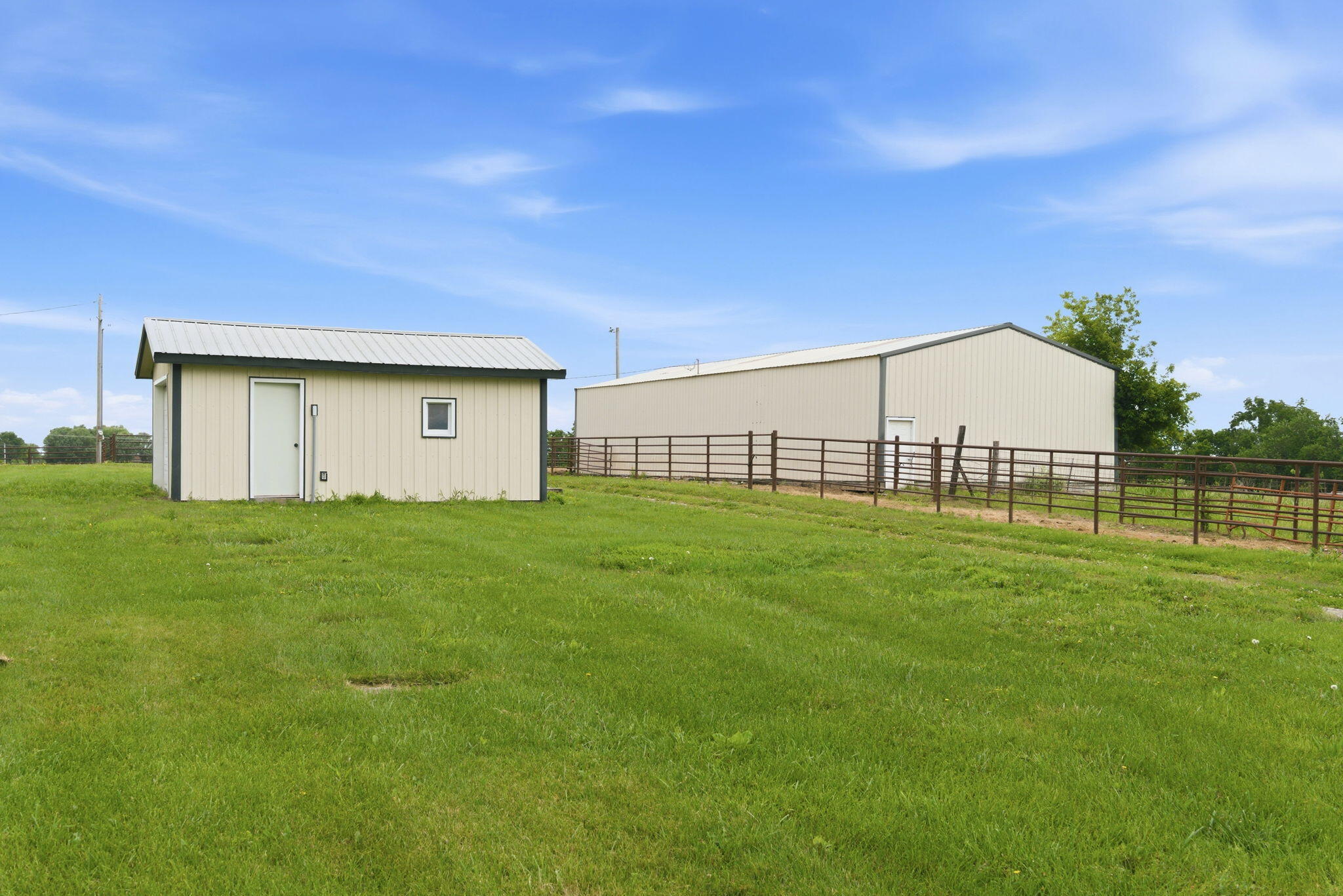 3642 South Farm Road 69 Property Photo 3
