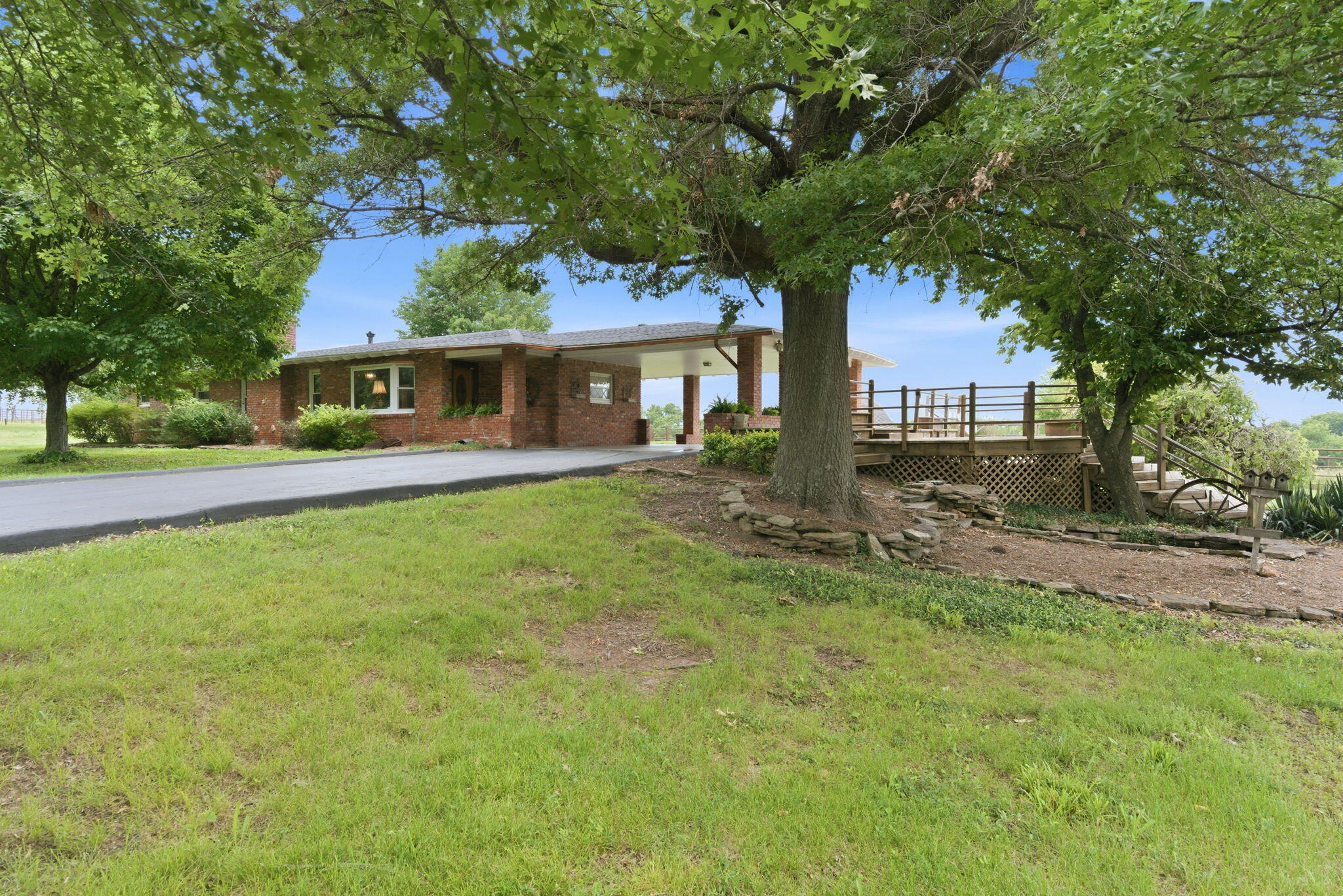 3642 South Farm Road 69 Property Photo 6