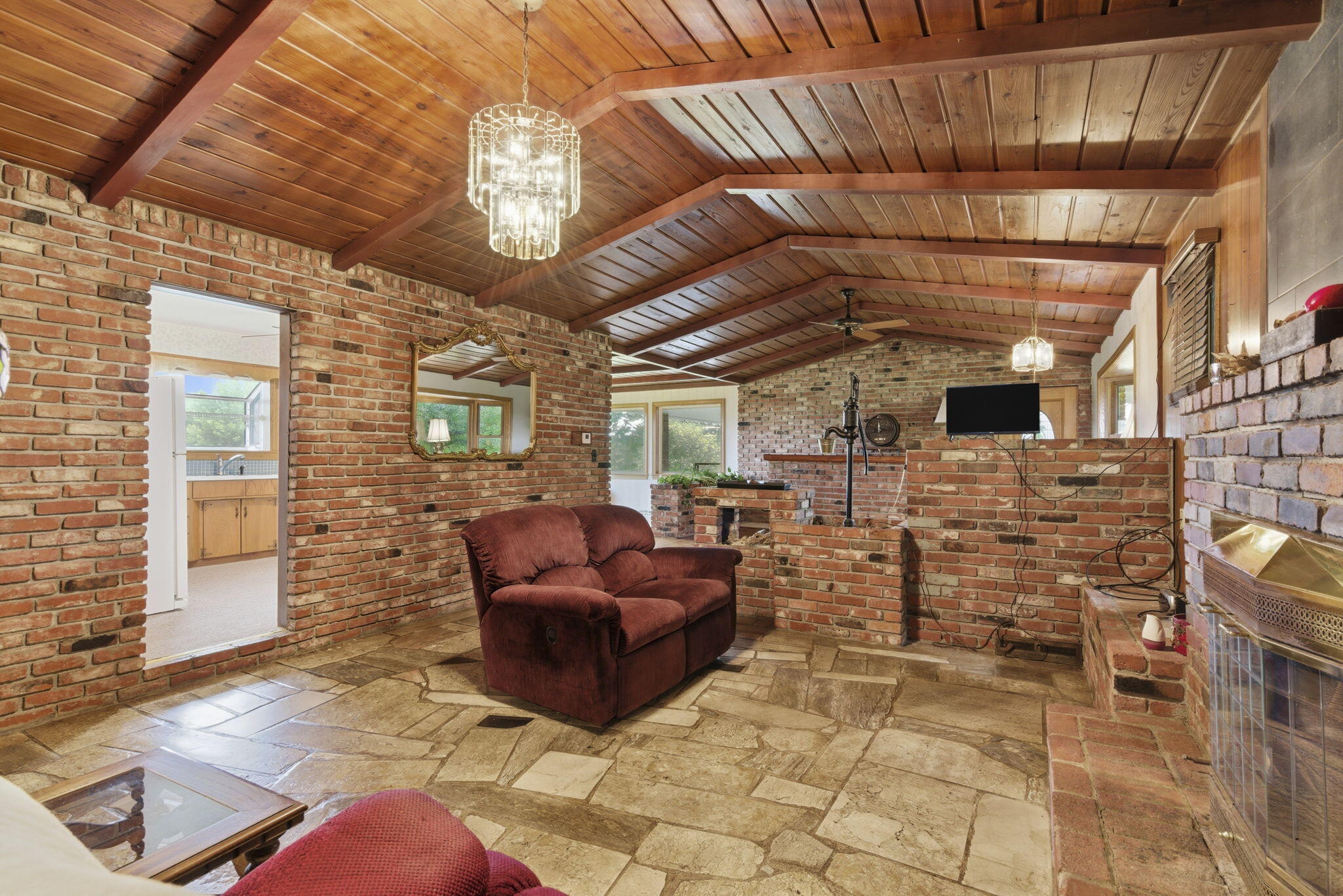 3642 South Farm Road 69 Property Photo 8