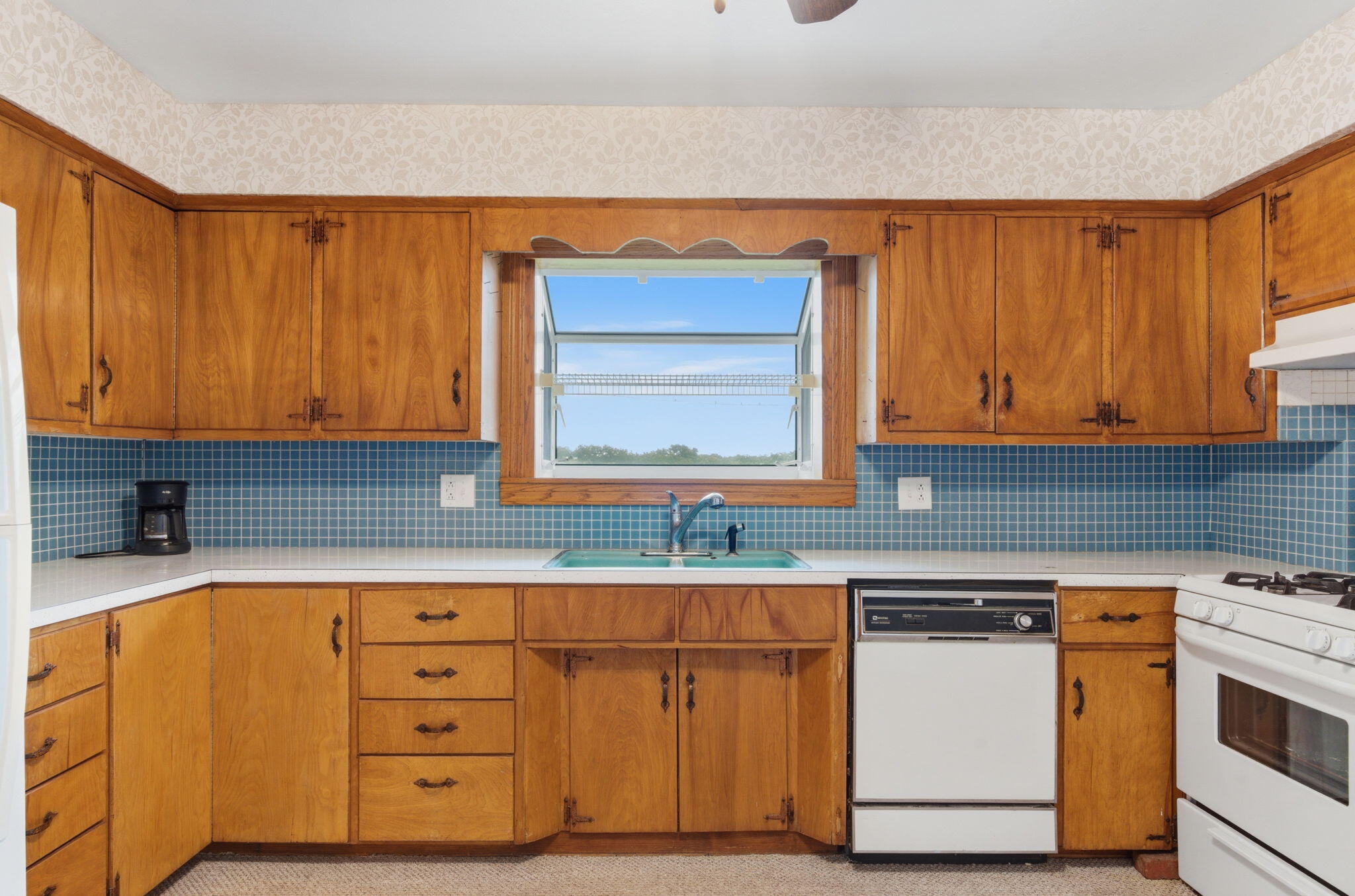 3642 South Farm Road 69 Property Photo 17
