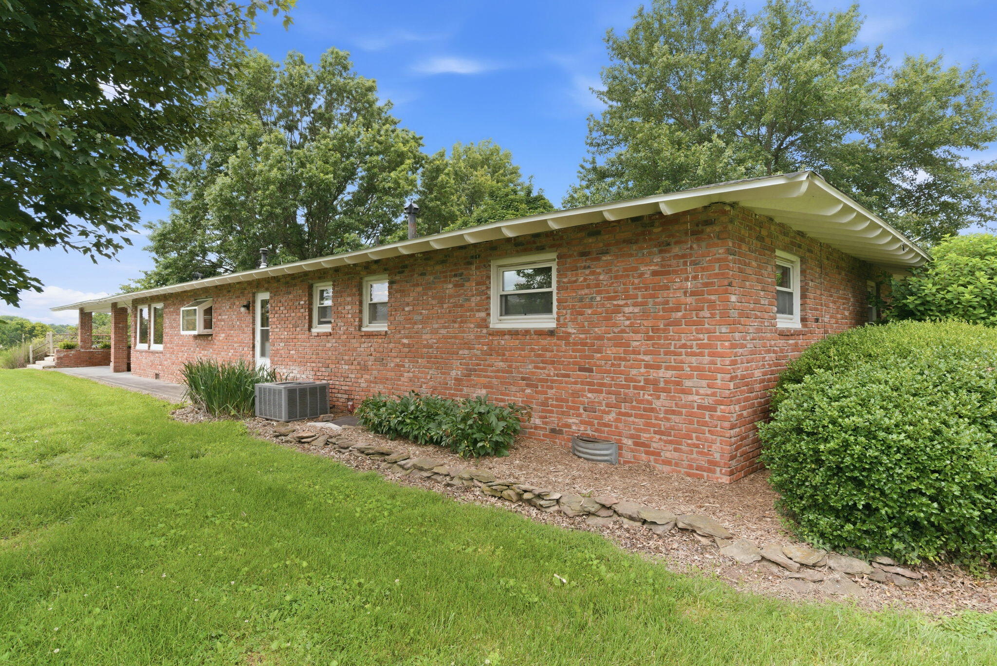 3642 South Farm Road 69 Property Photo 32