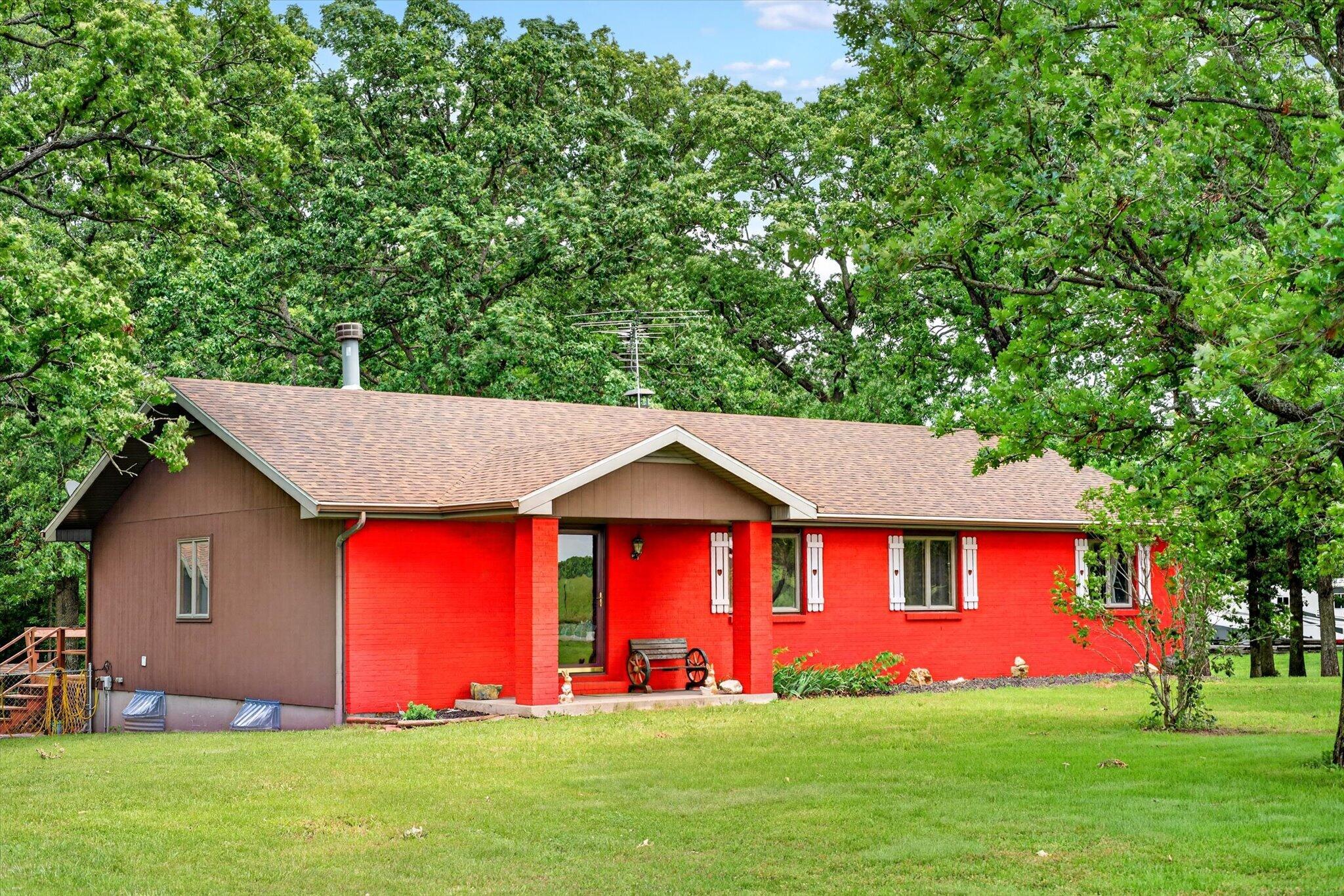17258 Highway B Property Photo 3