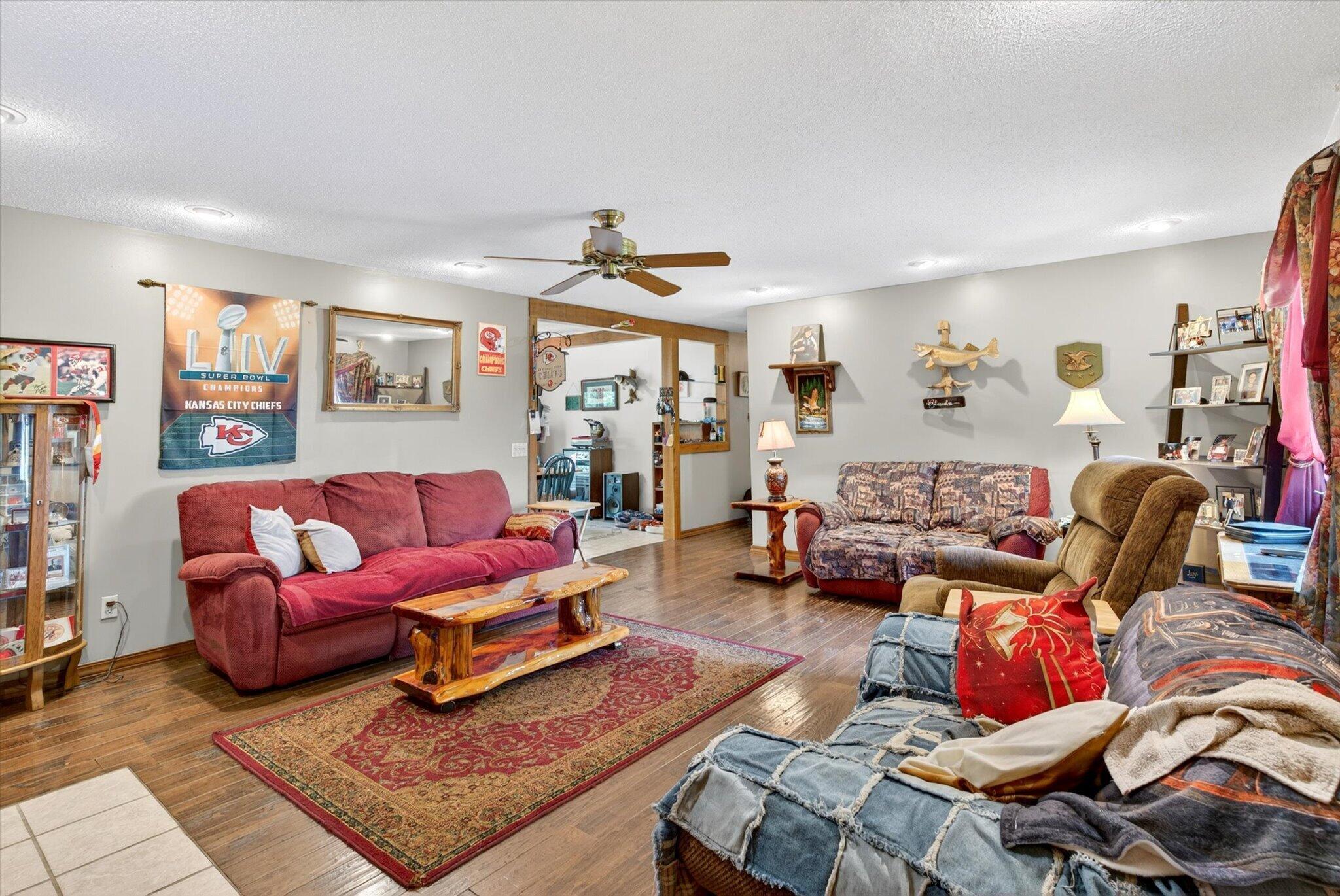 17258 Highway B Property Photo 6