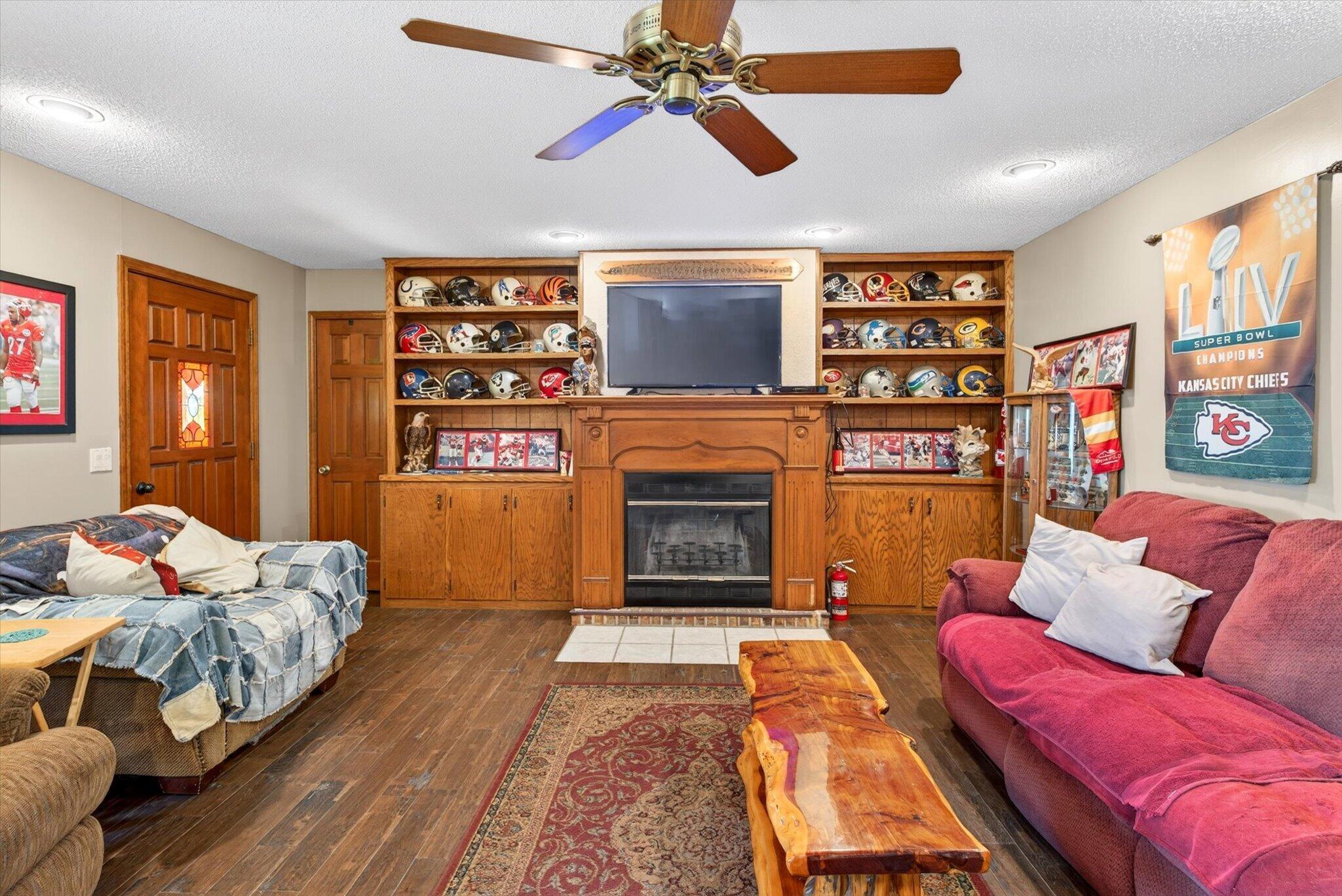 17258 Highway B Property Photo 8