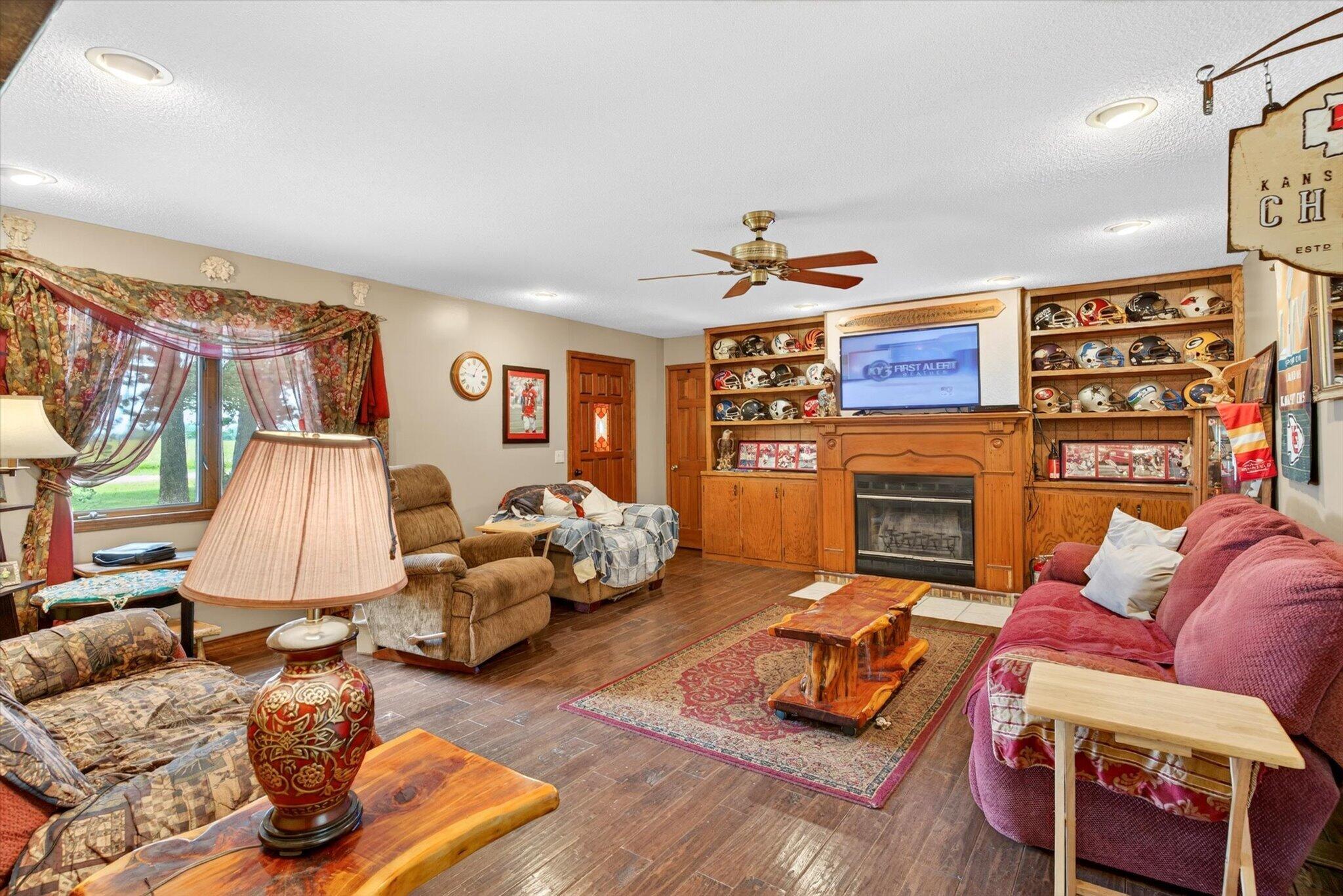 17258 Highway B Property Photo 9