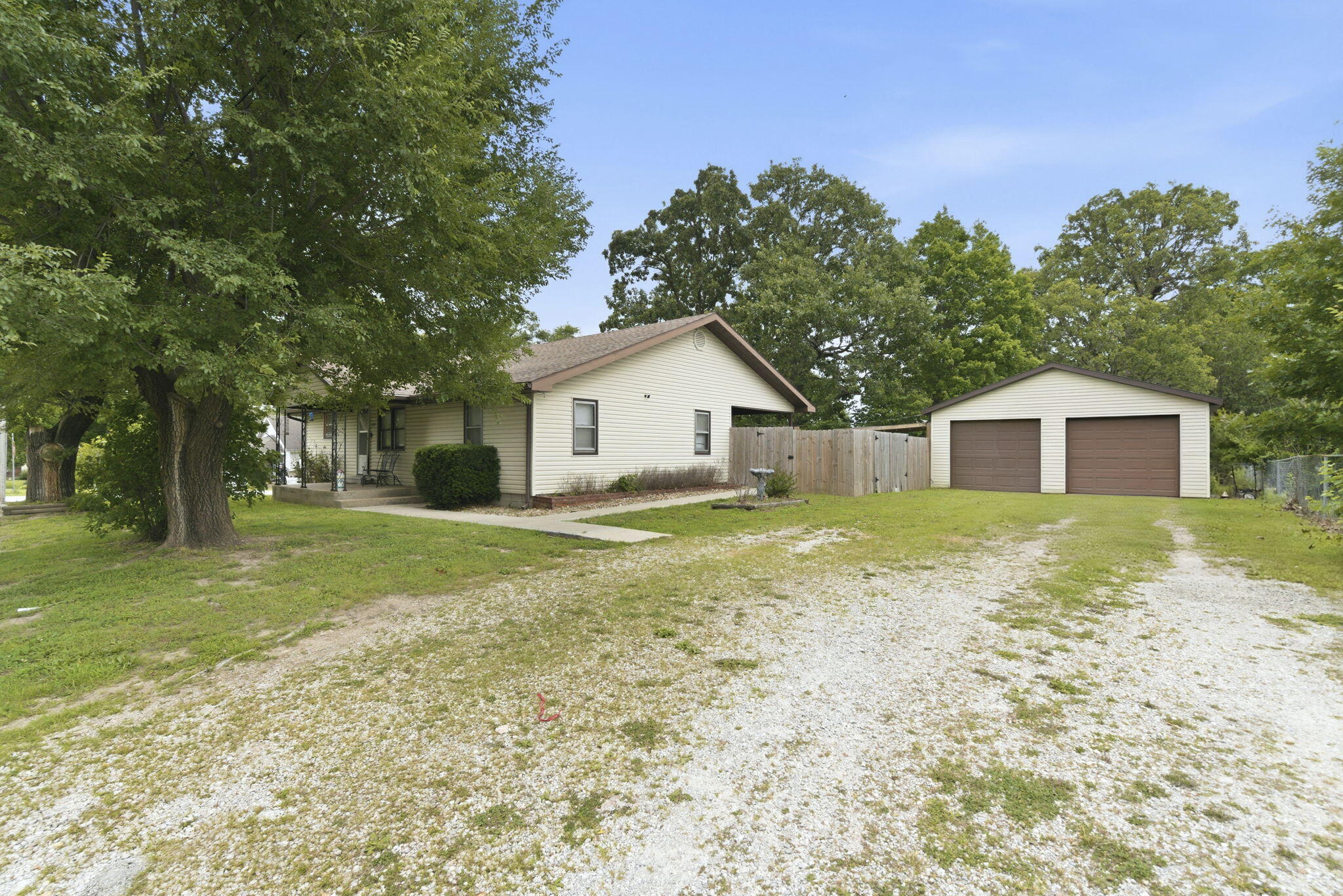 502 South Pear Street Property Photo 1