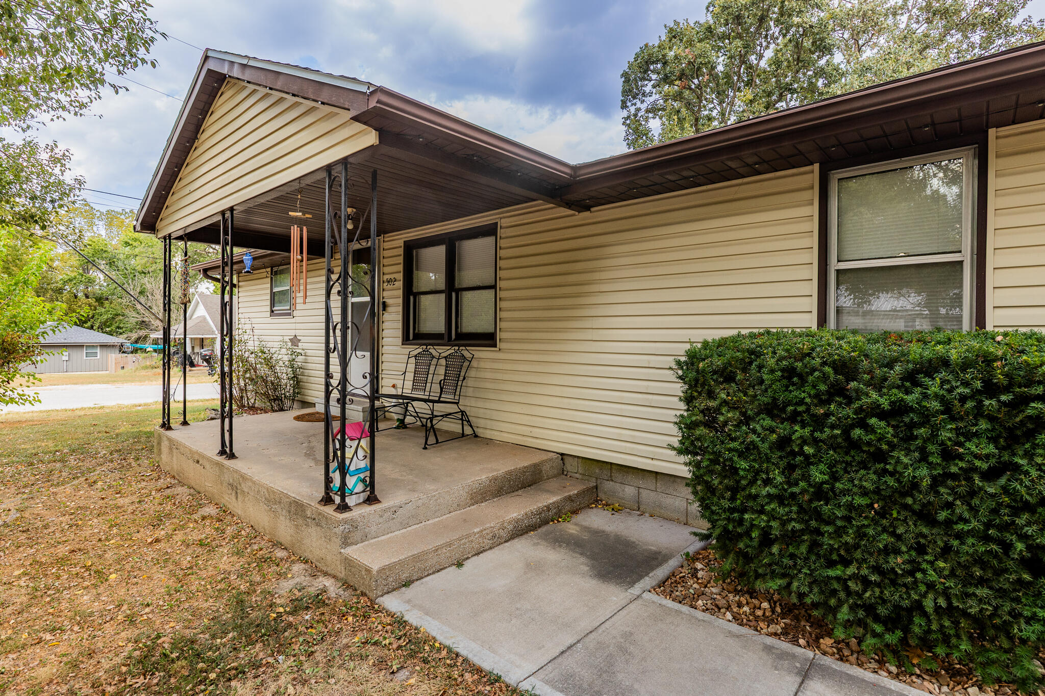 502 South Pear Street Property Photo 6