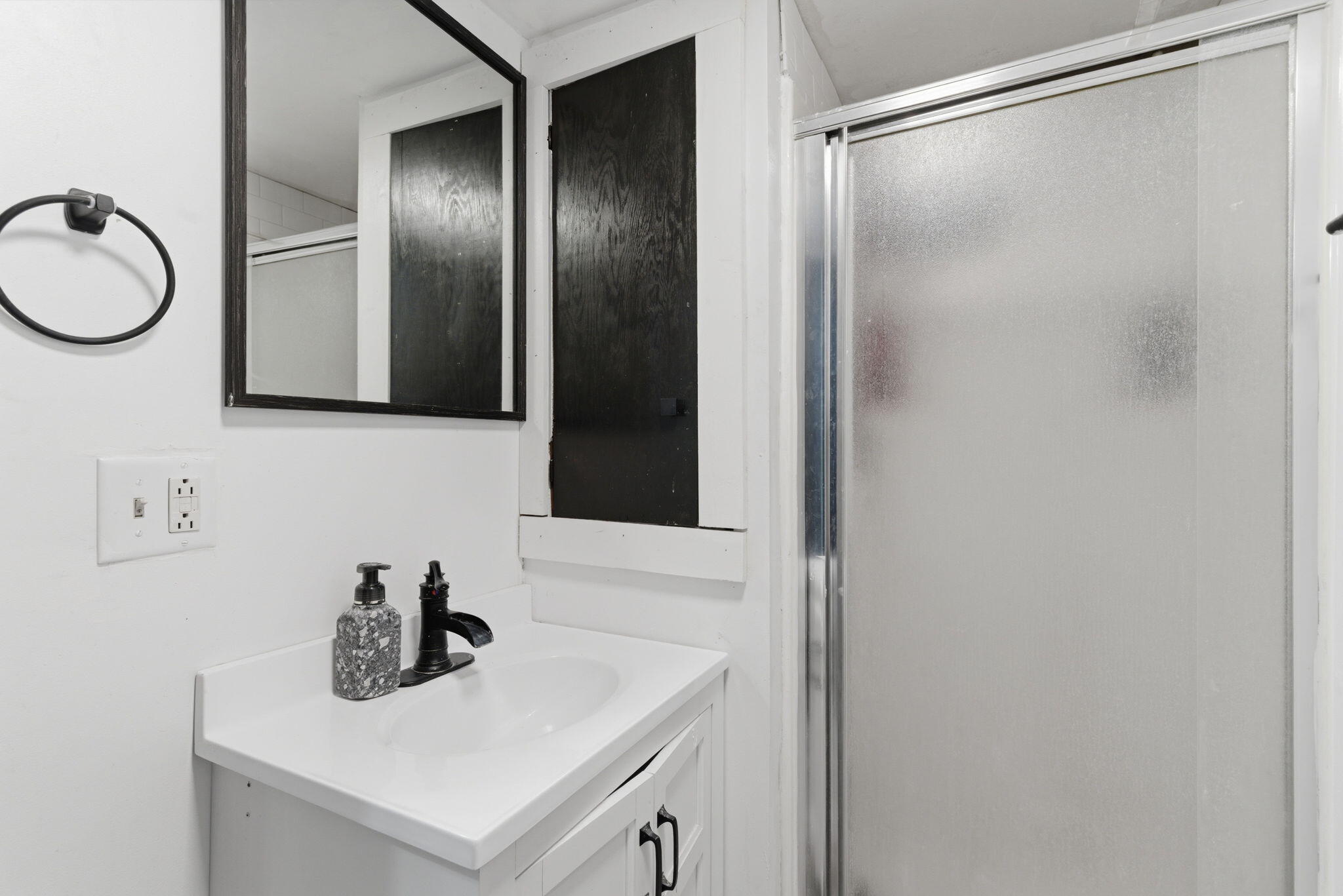502 South Pear Street Property Photo 18