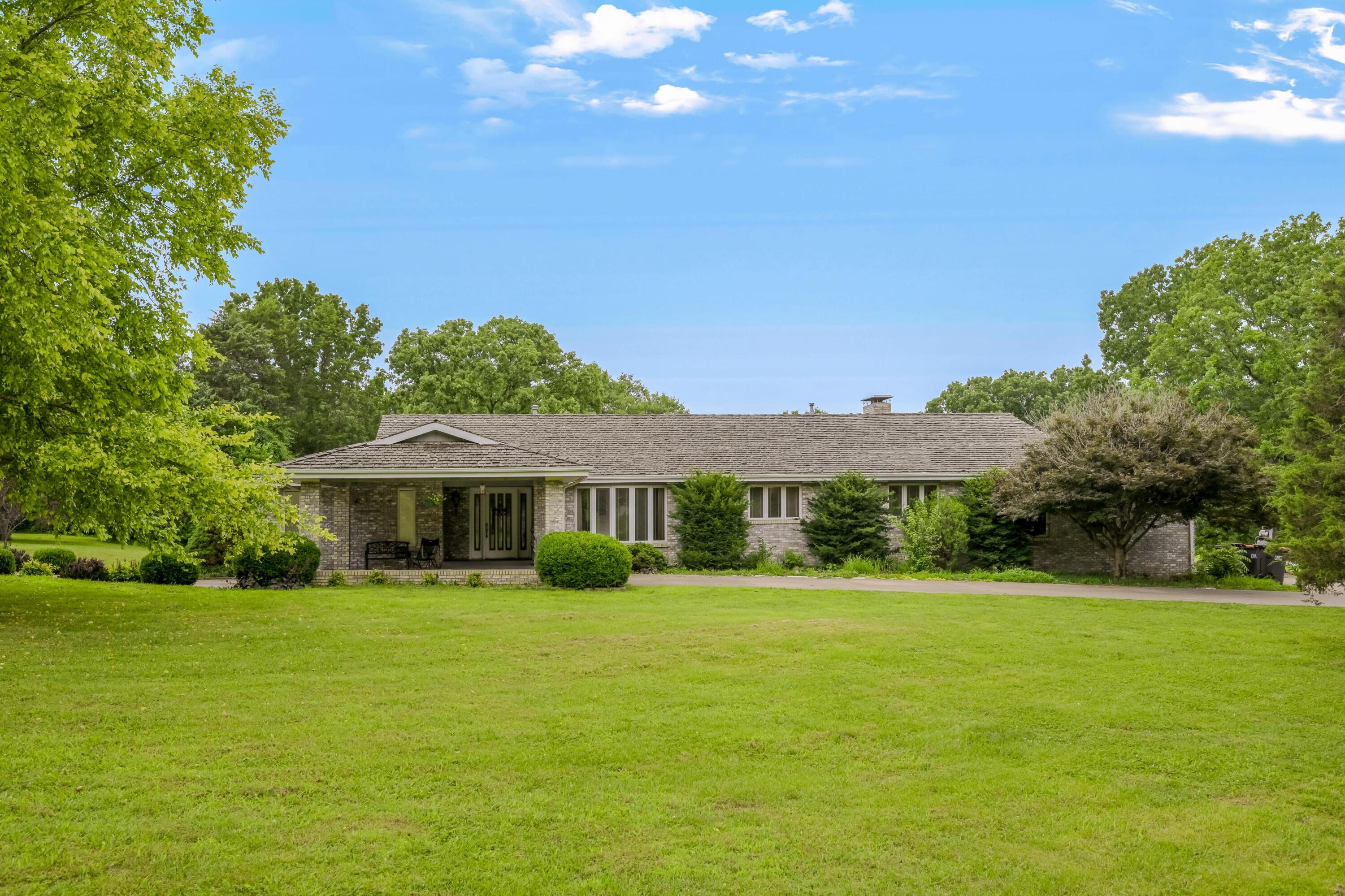 375 Glenwood Circle Property Photo 4