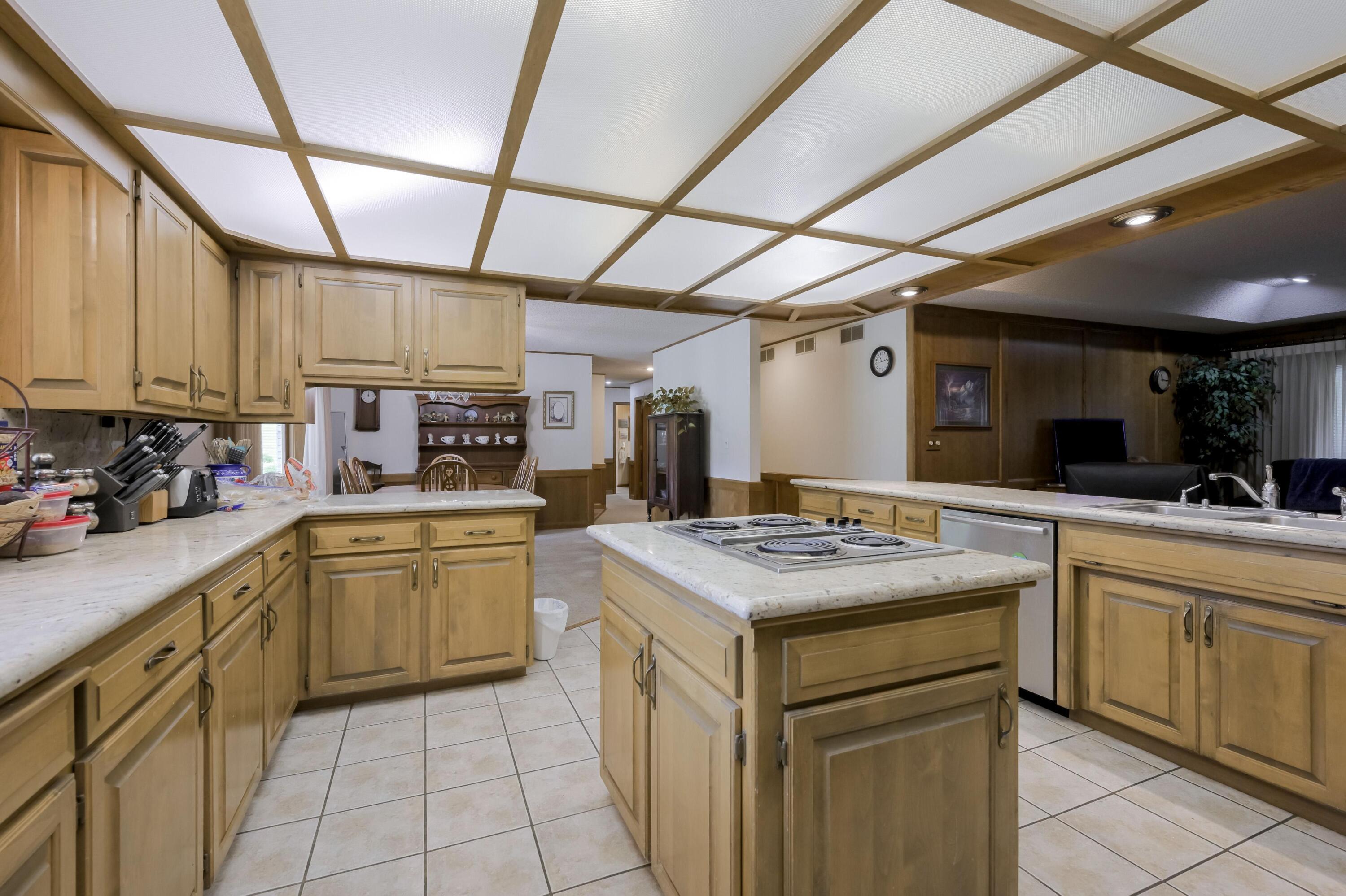 375 Glenwood Circle Property Photo 10