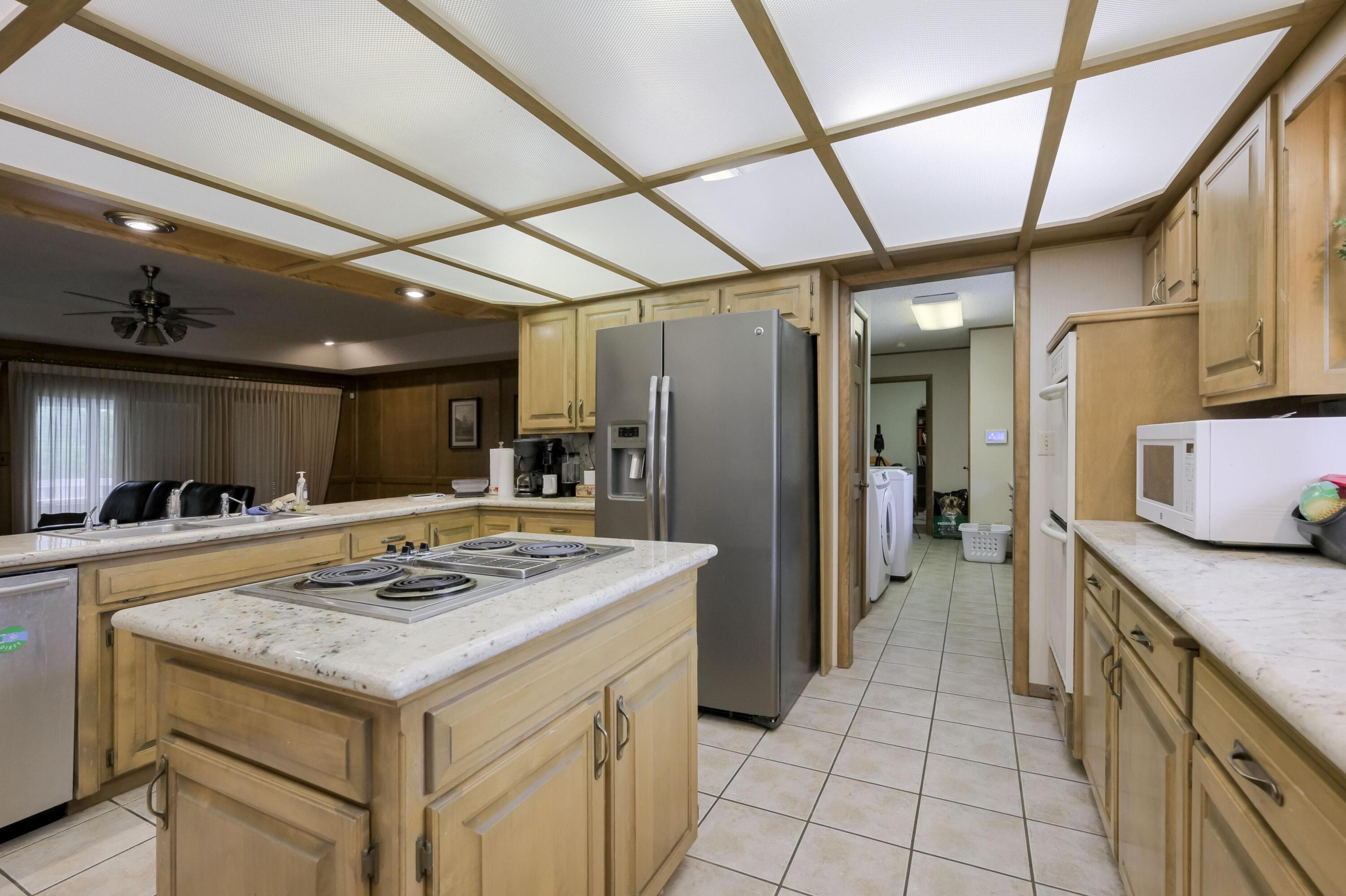 375 Glenwood Circle Property Photo 12