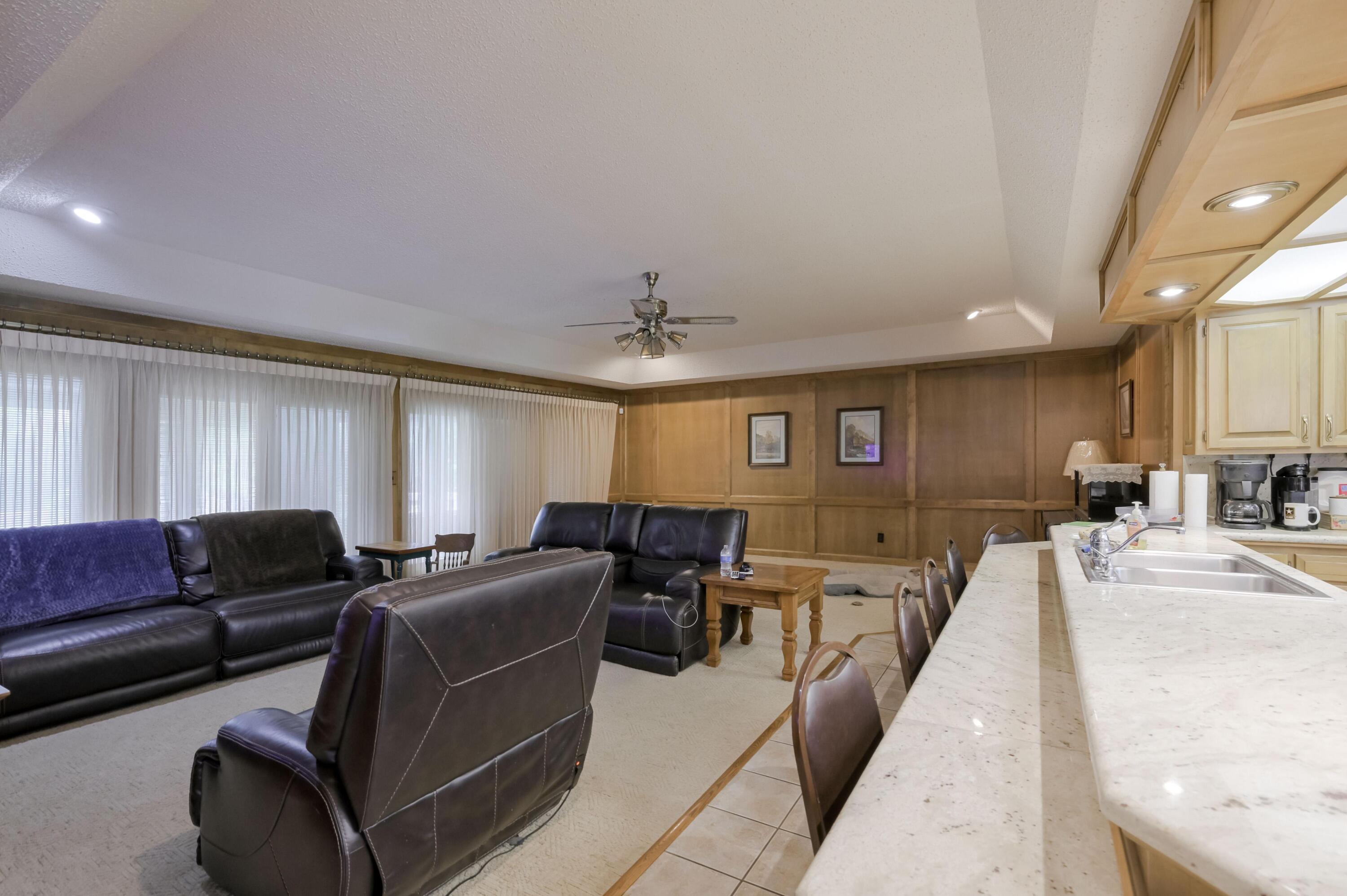 375 Glenwood Circle Property Photo 17