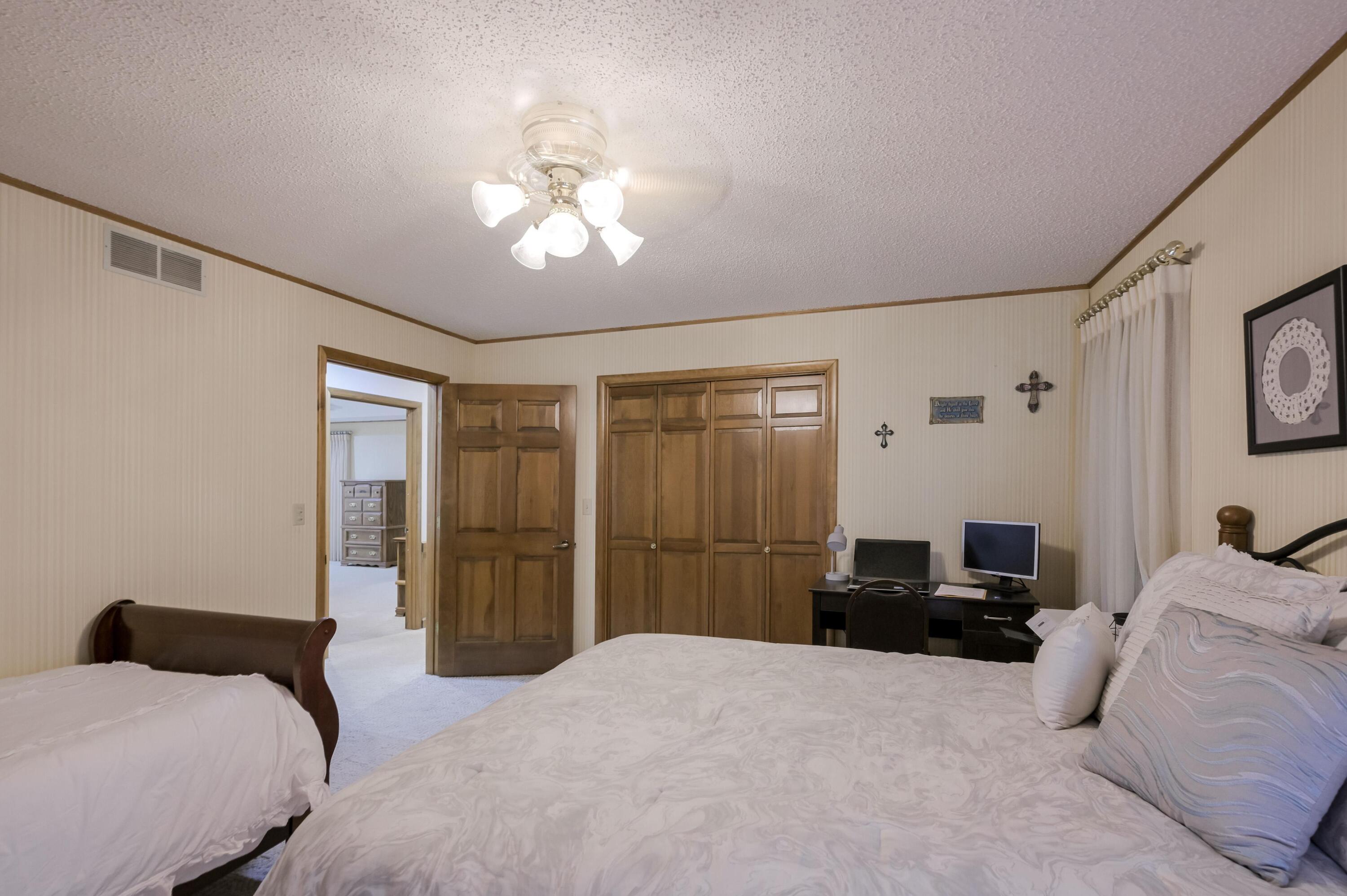 375 Glenwood Circle Property Photo 31
