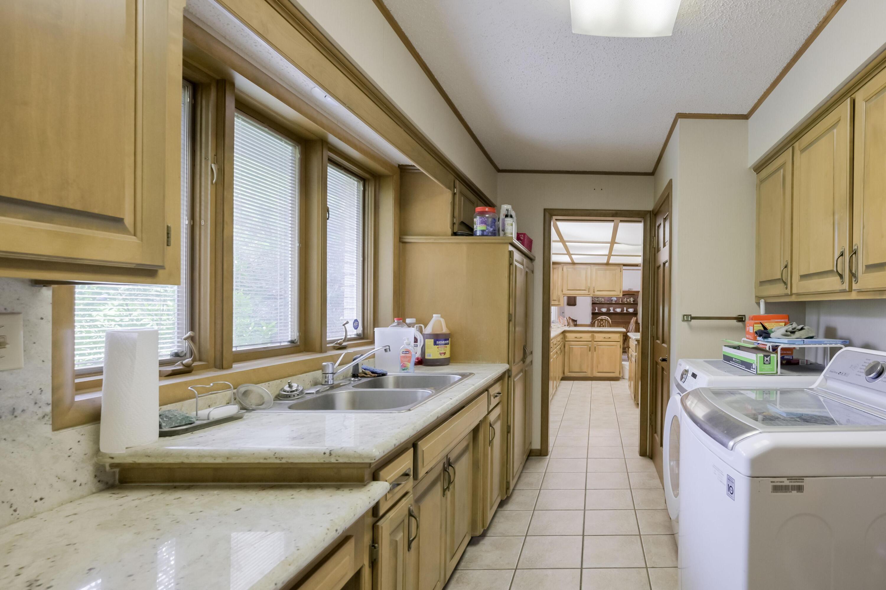 375 Glenwood Circle Property Photo 42