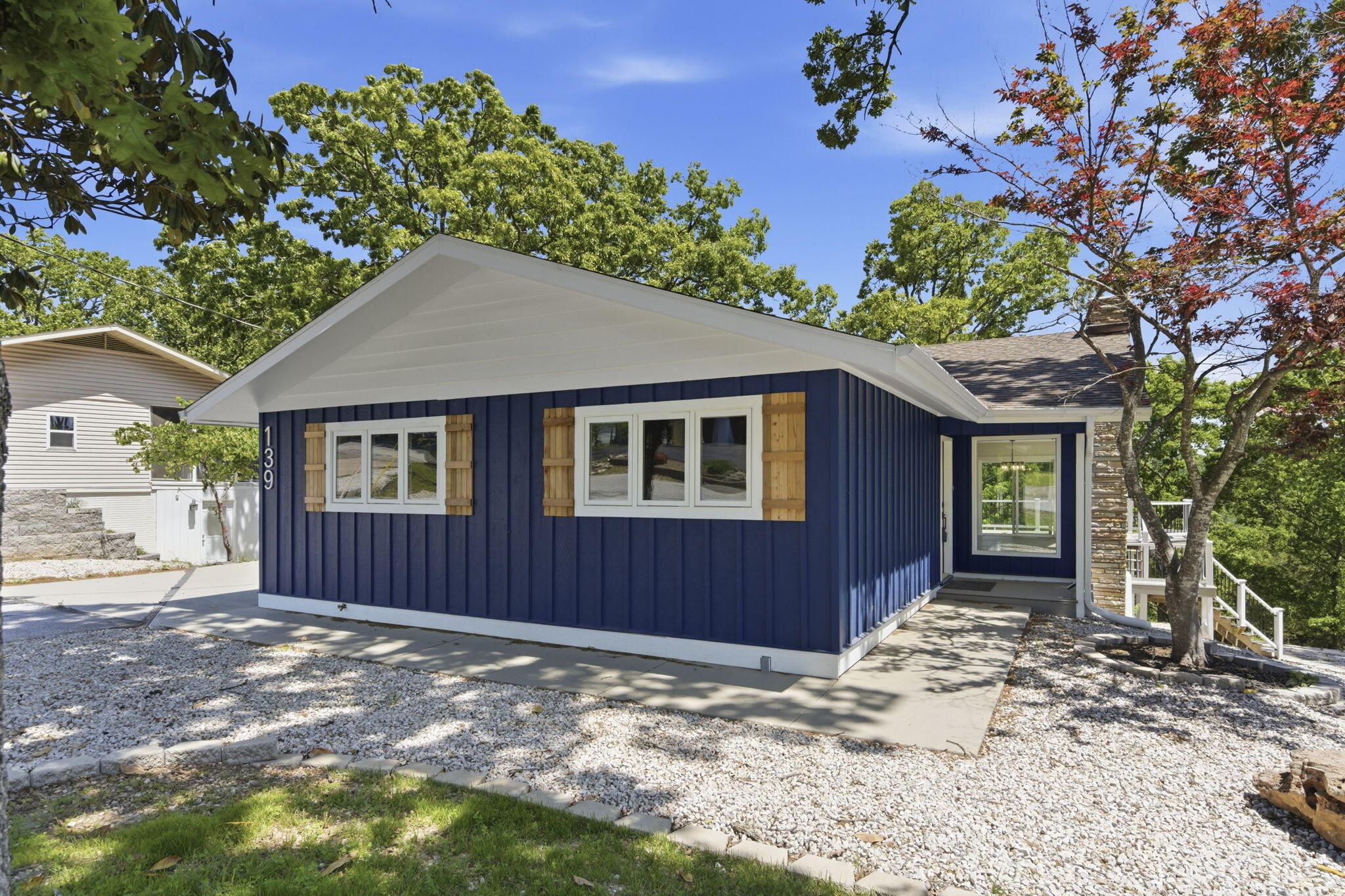 139 Lakeshore Drive Property Photo 4