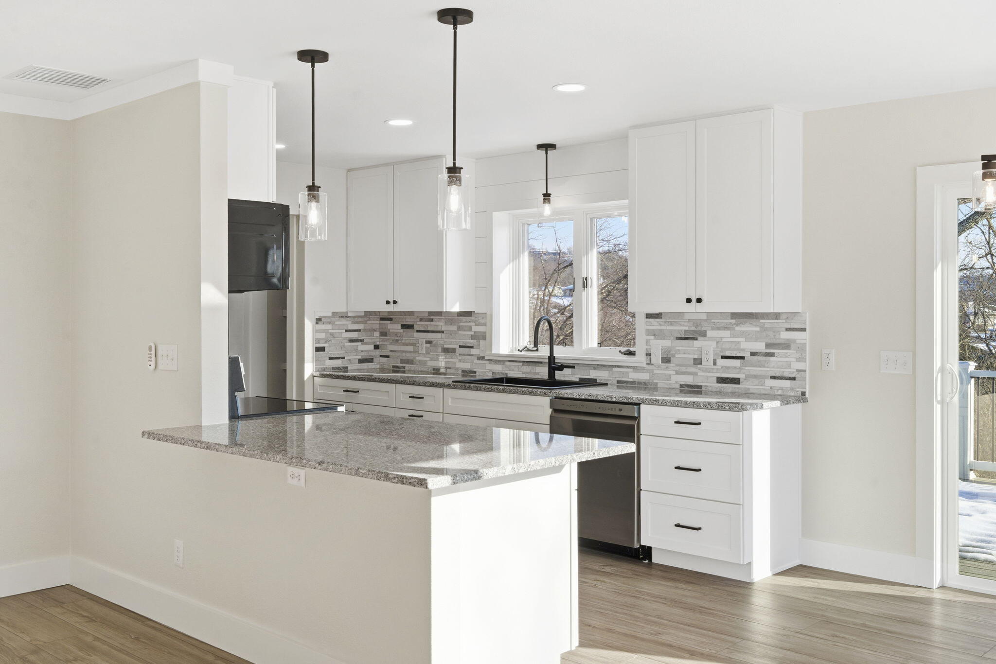 139 Lakeshore Drive Property Photo 11